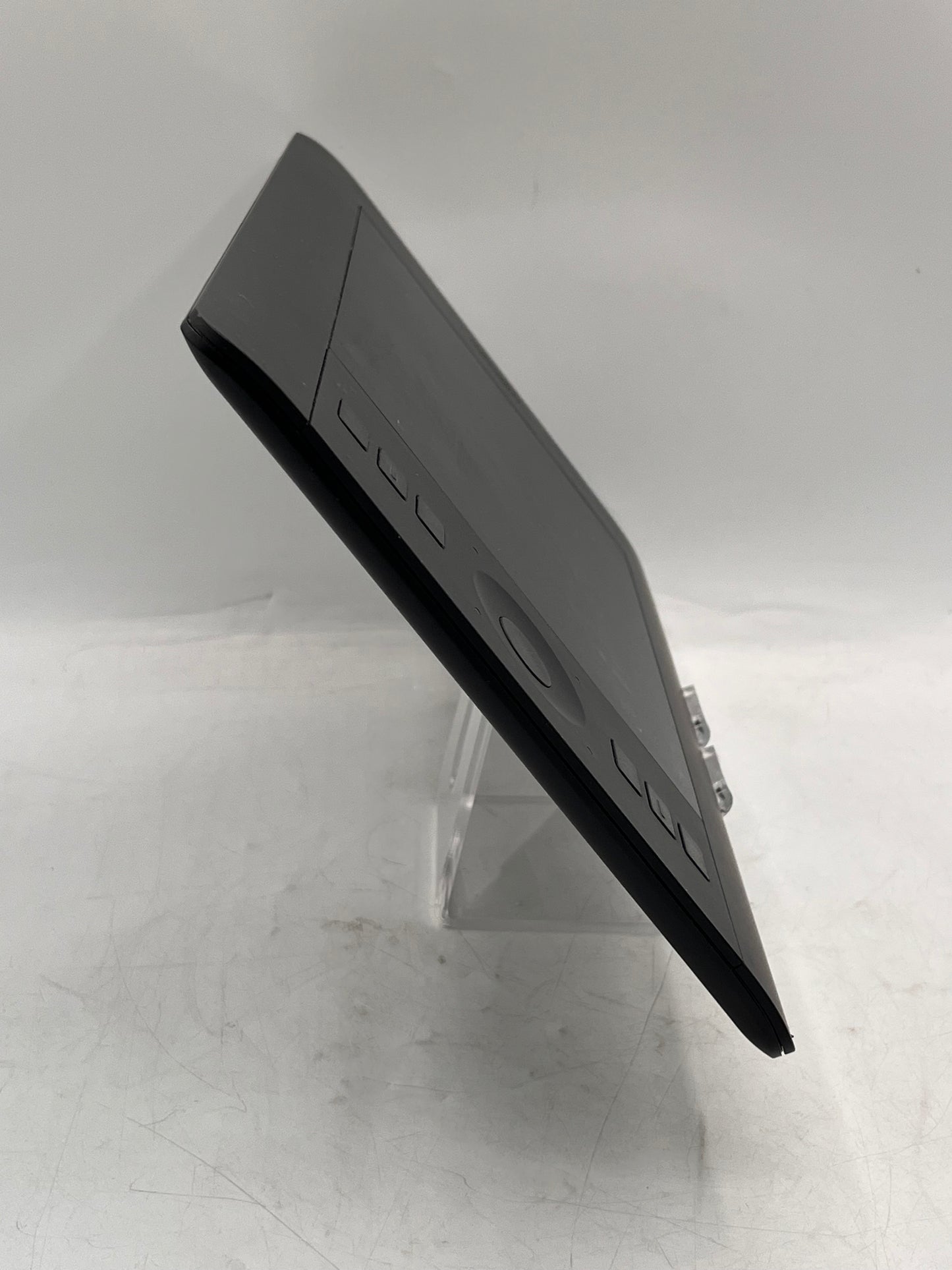 Wacom Intuos Pro Pen Tablet PTH-451 - Black