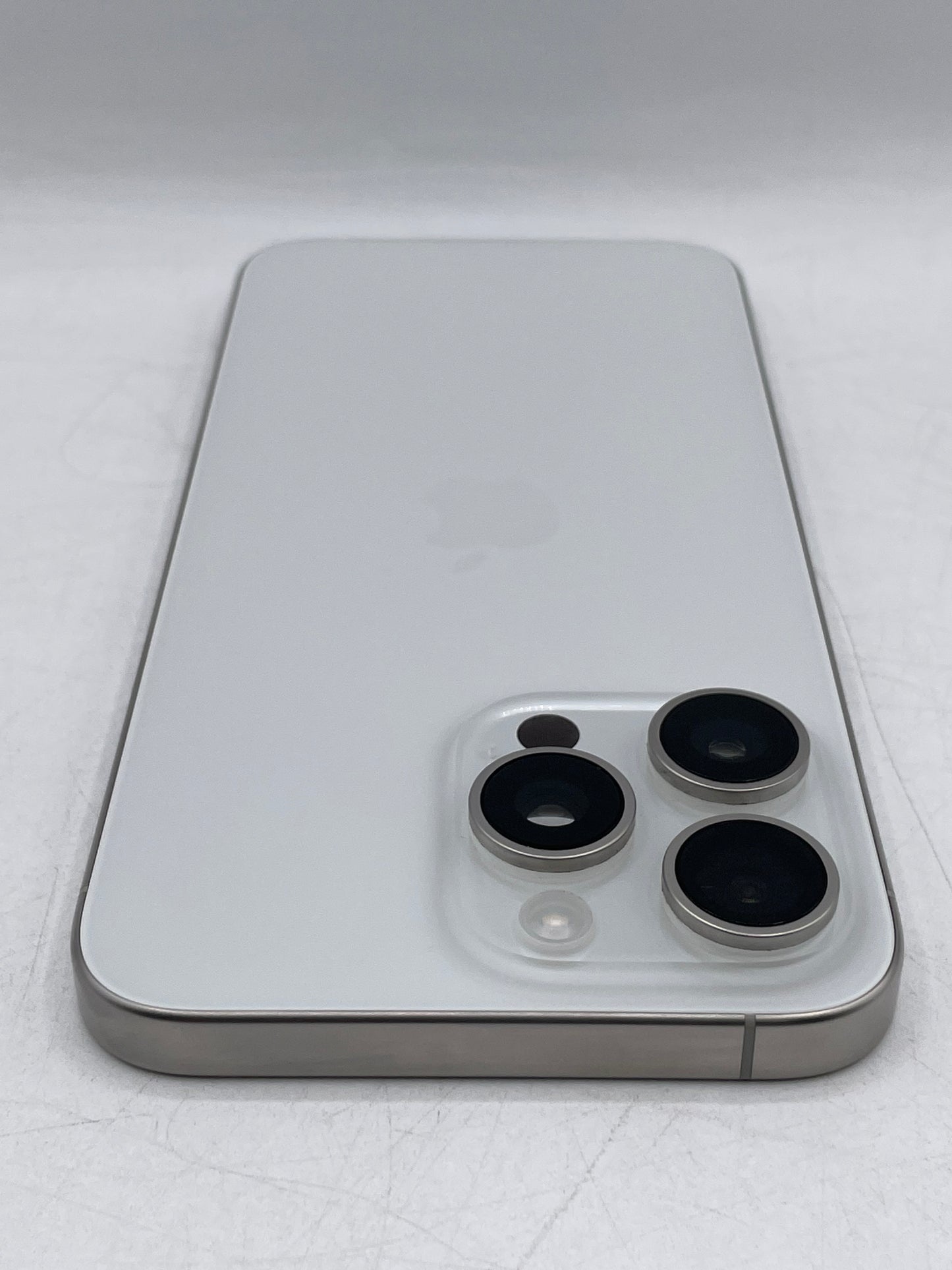 Unlocked Apple iPhone 15 Pro Max - 256GB A2849 NU673LL/A - White