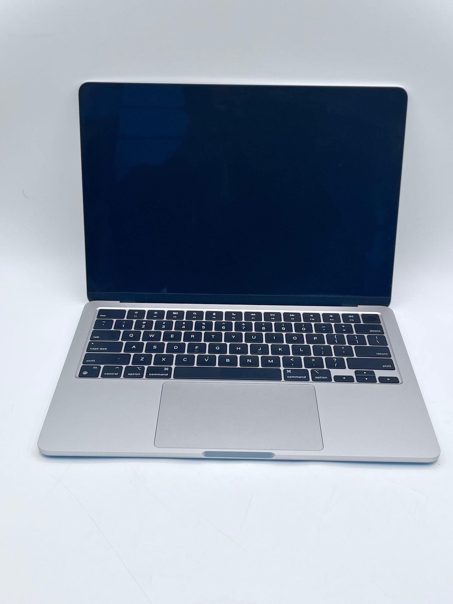 2022 Apple MacBook Air 13.3" M2 8GB 256GB A2681 REMOTELY MANAGED