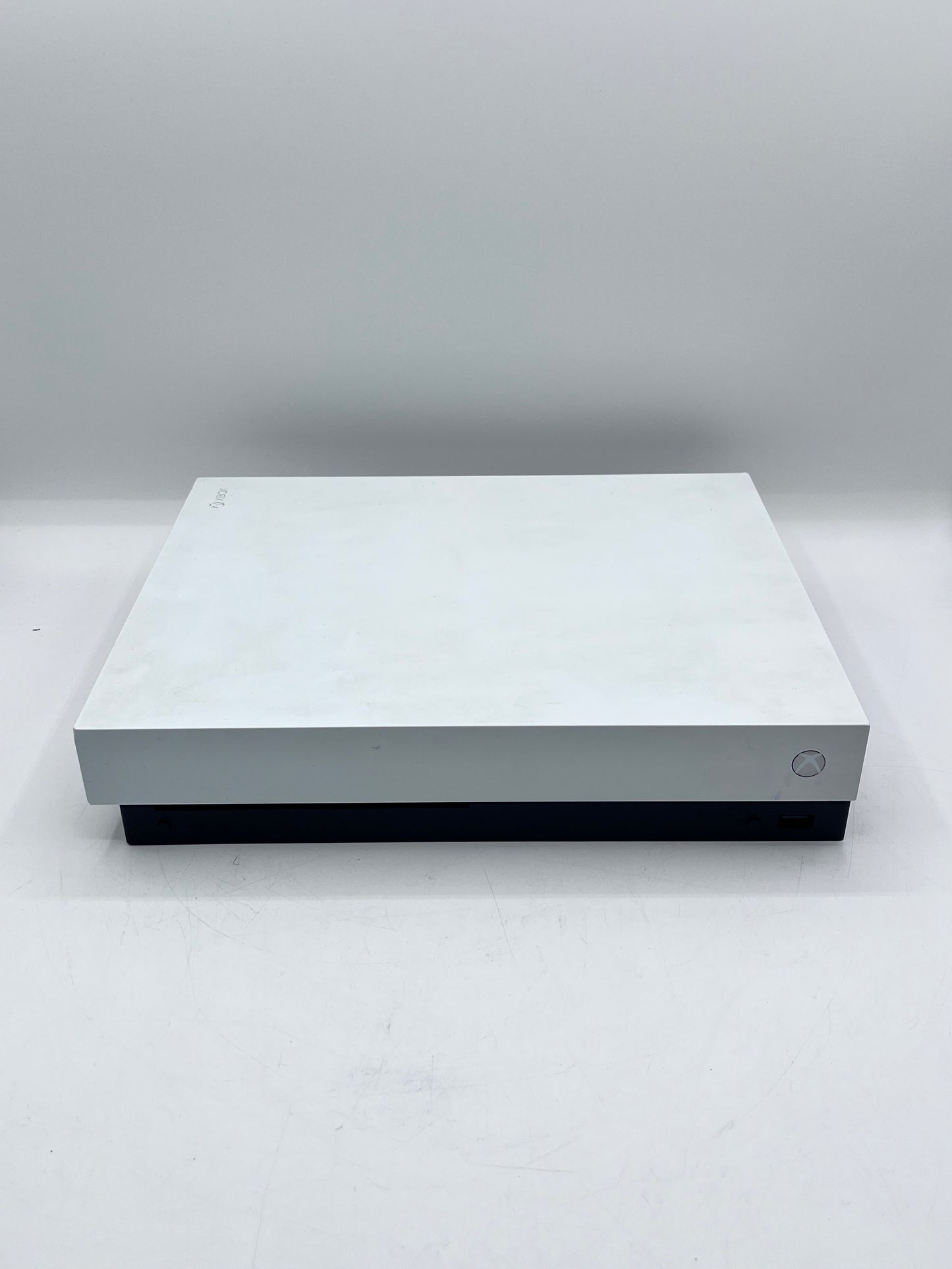Microsoft Xbox One X 2017 - 1TB - Fully Functional - White - Used A