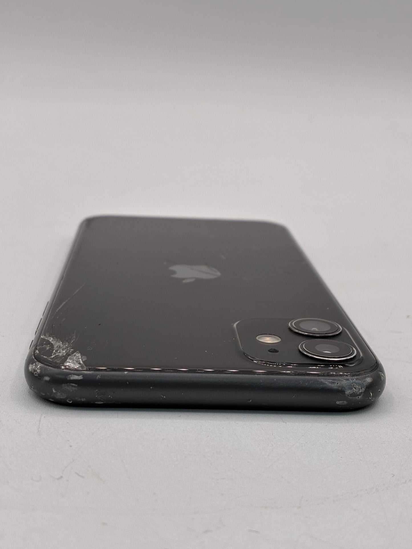Apple iPhone 11 6.1 inch 128GB Black Unlocked Broken