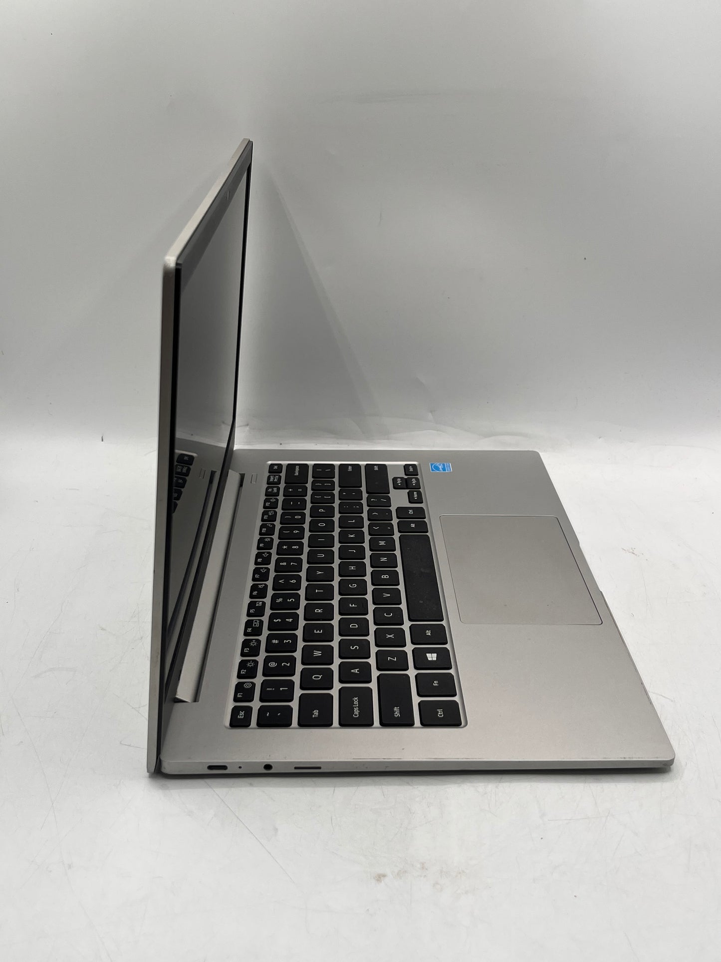 Samsung Galaxy Book Go 14-inch 2021 Snapdragon 7c Gen 2 4GB 128GB Laptop - Broken Silver