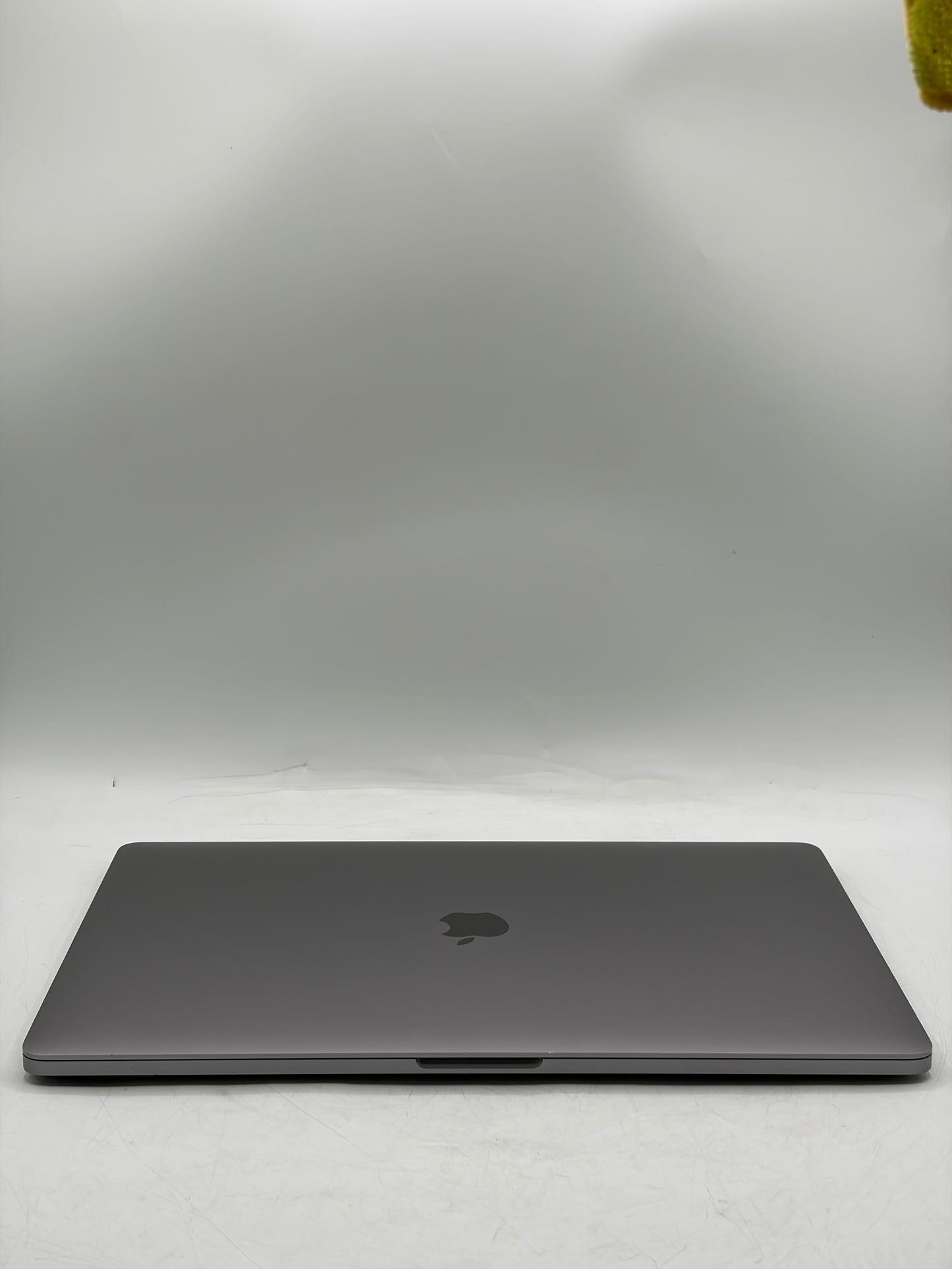 2019 Apple MacBook Pro 16" A2141 2.6GHz Intel Core i7 16GB RAM 512GB SSD Laptop