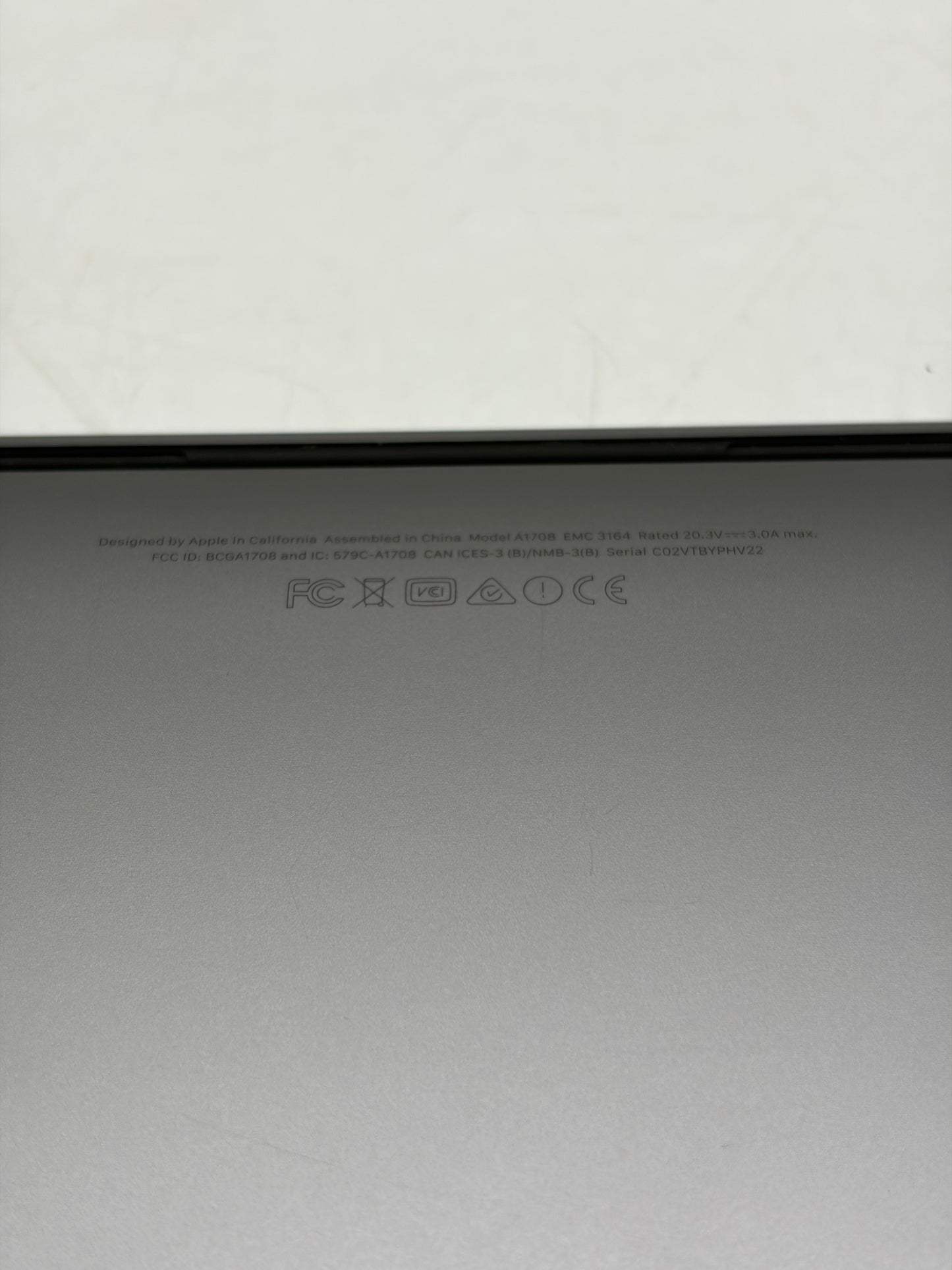 2017 Apple MacBook Pro 13" A1708 Core i5 @ 2.3GHz 8GB RAM 128GB SSD Space Gray