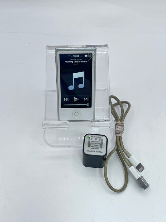 Apple a1446 MP3 Player Silver