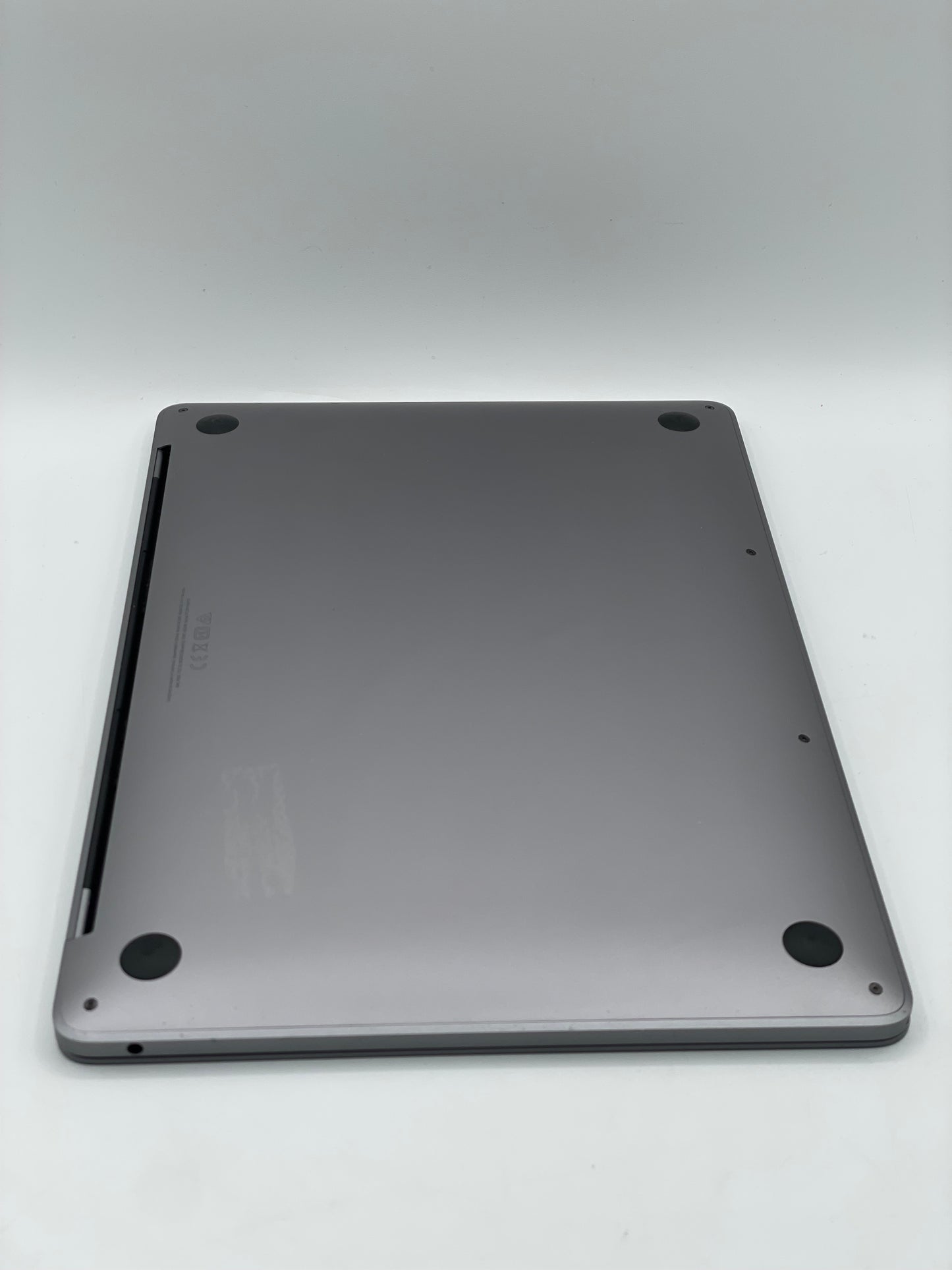 2022 Apple MacBook Pro 13.3" 8C M2 10C GPU 8GB 256GB A2338 84 Cycle Count SG