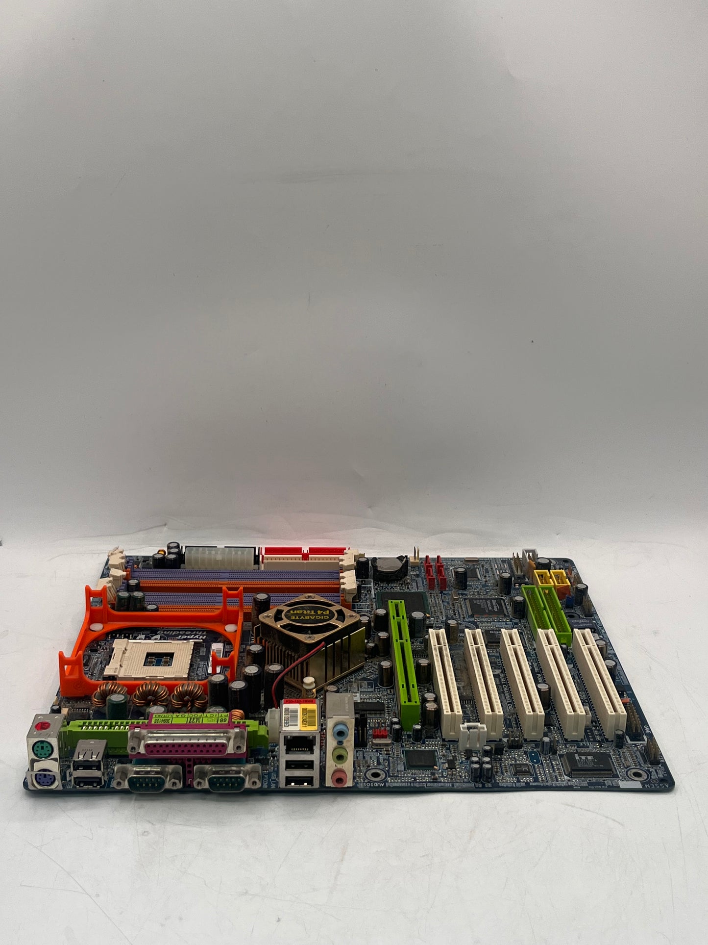 Asus P5W DH Deluxe Socket 775 Intel 975x DDR2 PCI-E Motherboard w/ Box