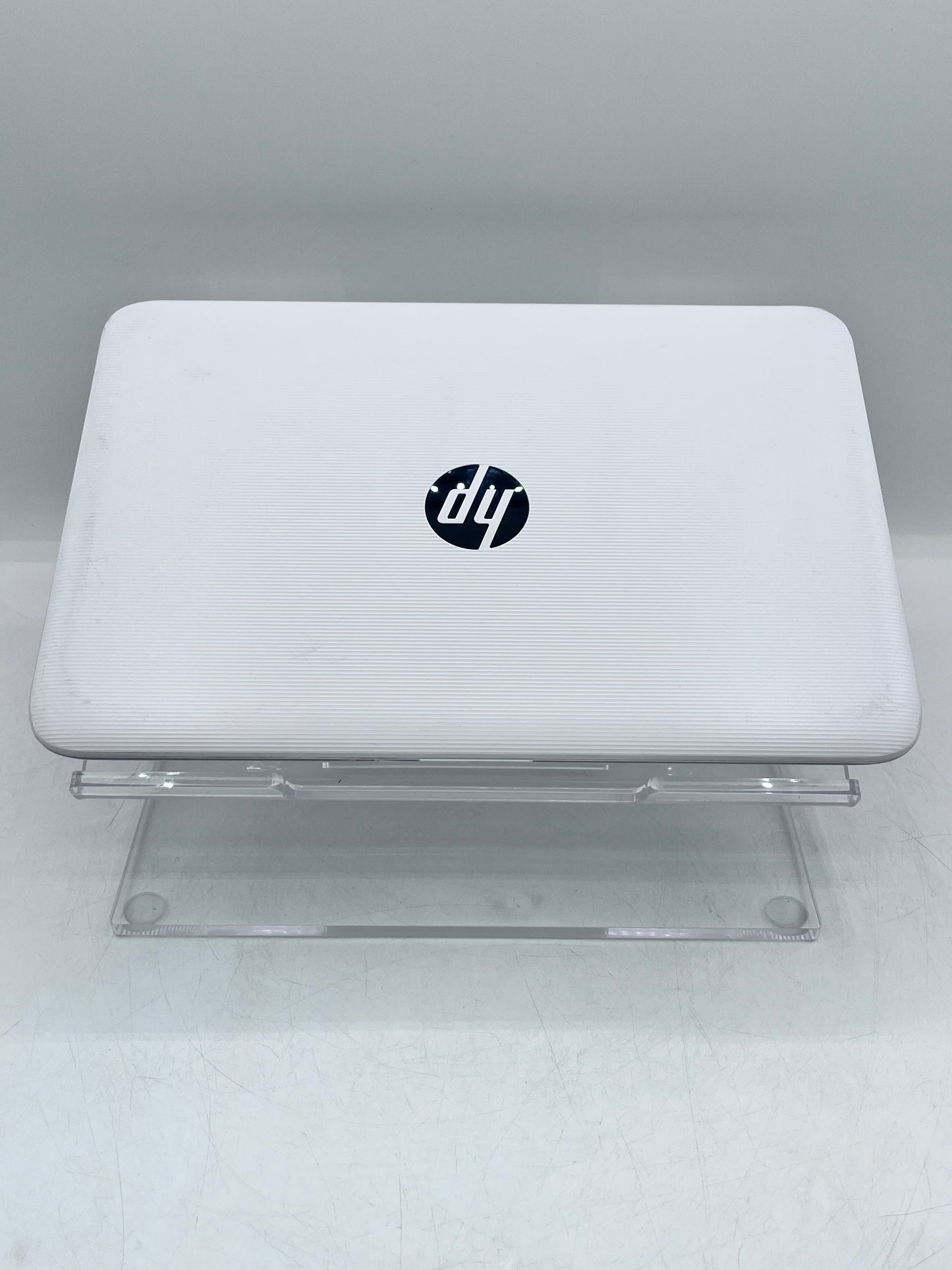 HP Stream 11-ak0012dx 11.6 inch (64GB, Intel Celeron N, 1.10GHz, 4GB)