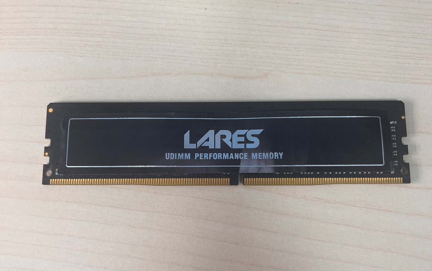 LEVEN Lares 4GB (1x4GB) DDR4 RAM Module - Black