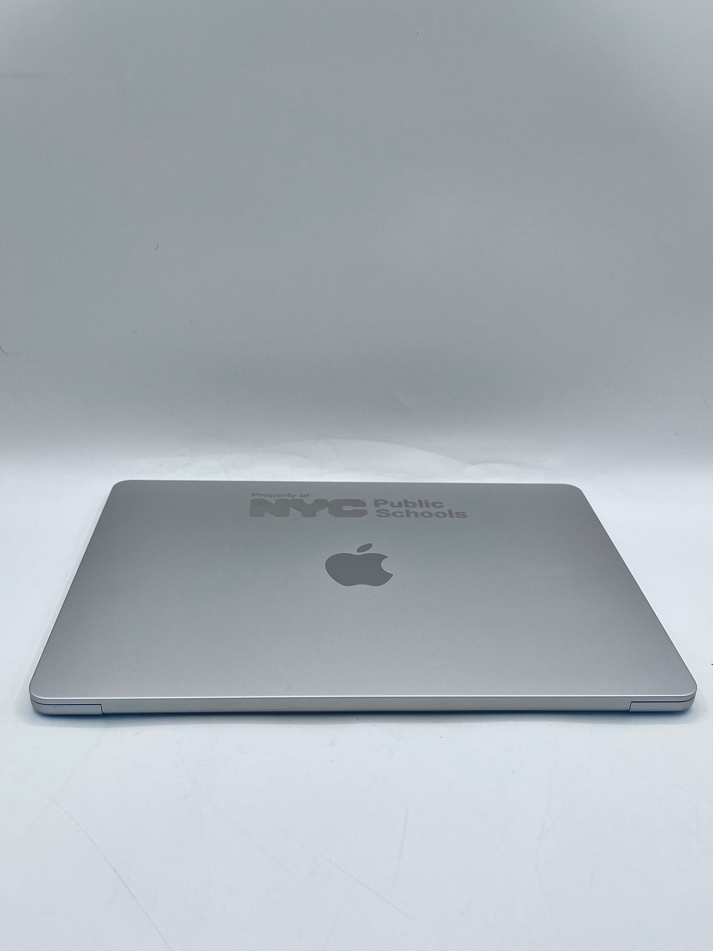 2022 Apple MacBook Air 13.3" M2 8GB 256GB A2681 REMOTELY MANAGED
