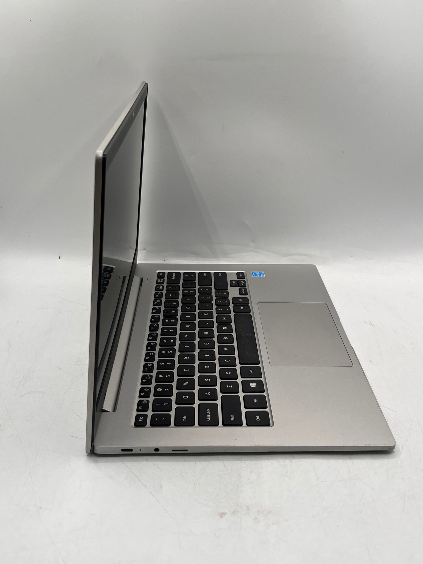 Samsung Galaxy Book Go 14-inch 2021 Snapdragon 7c Gen 2 4GB 128GB Laptop - Broken Silver