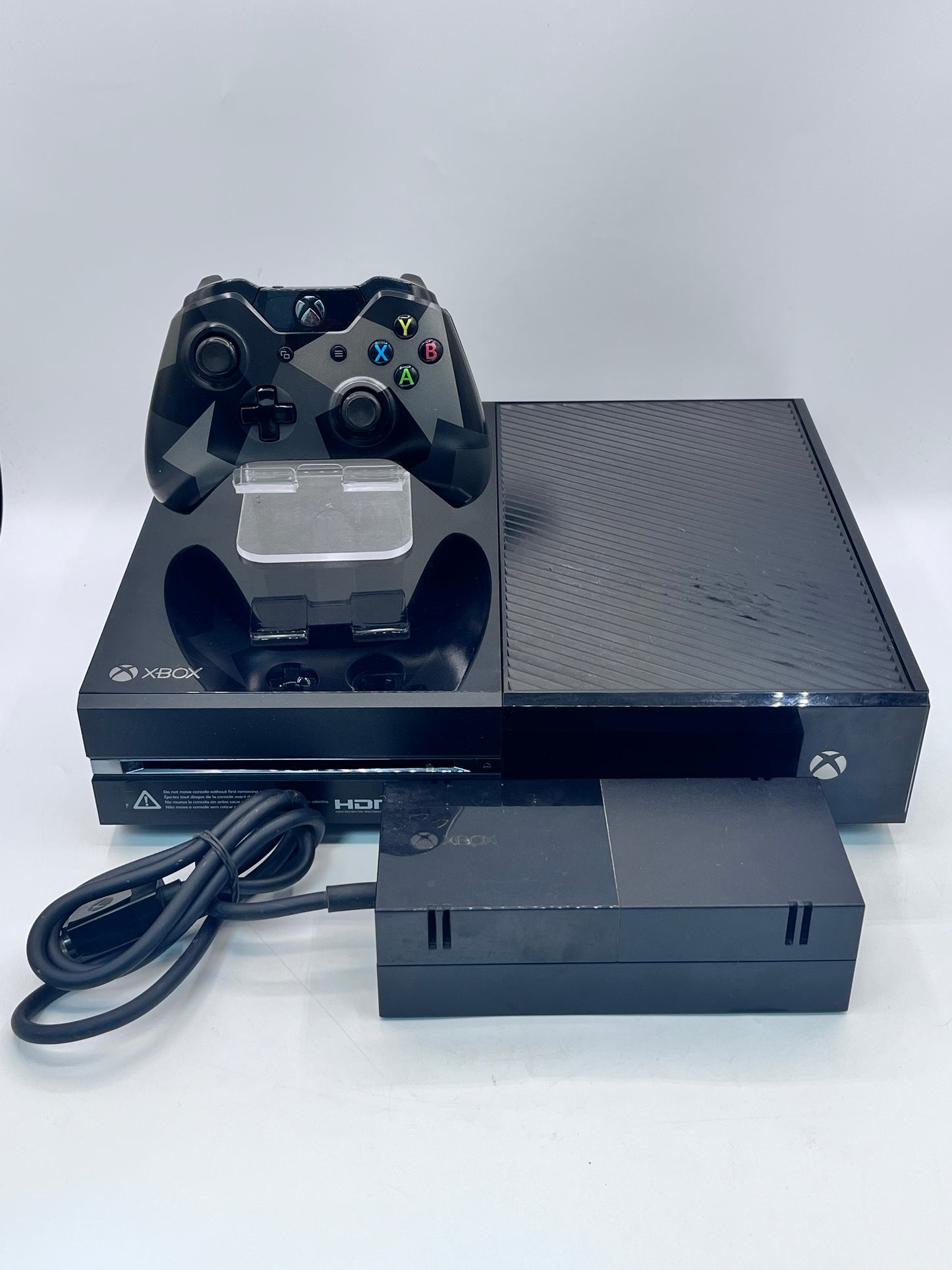 Microsoft Xbox One 2013 1540 with Kinect Accessory - Black