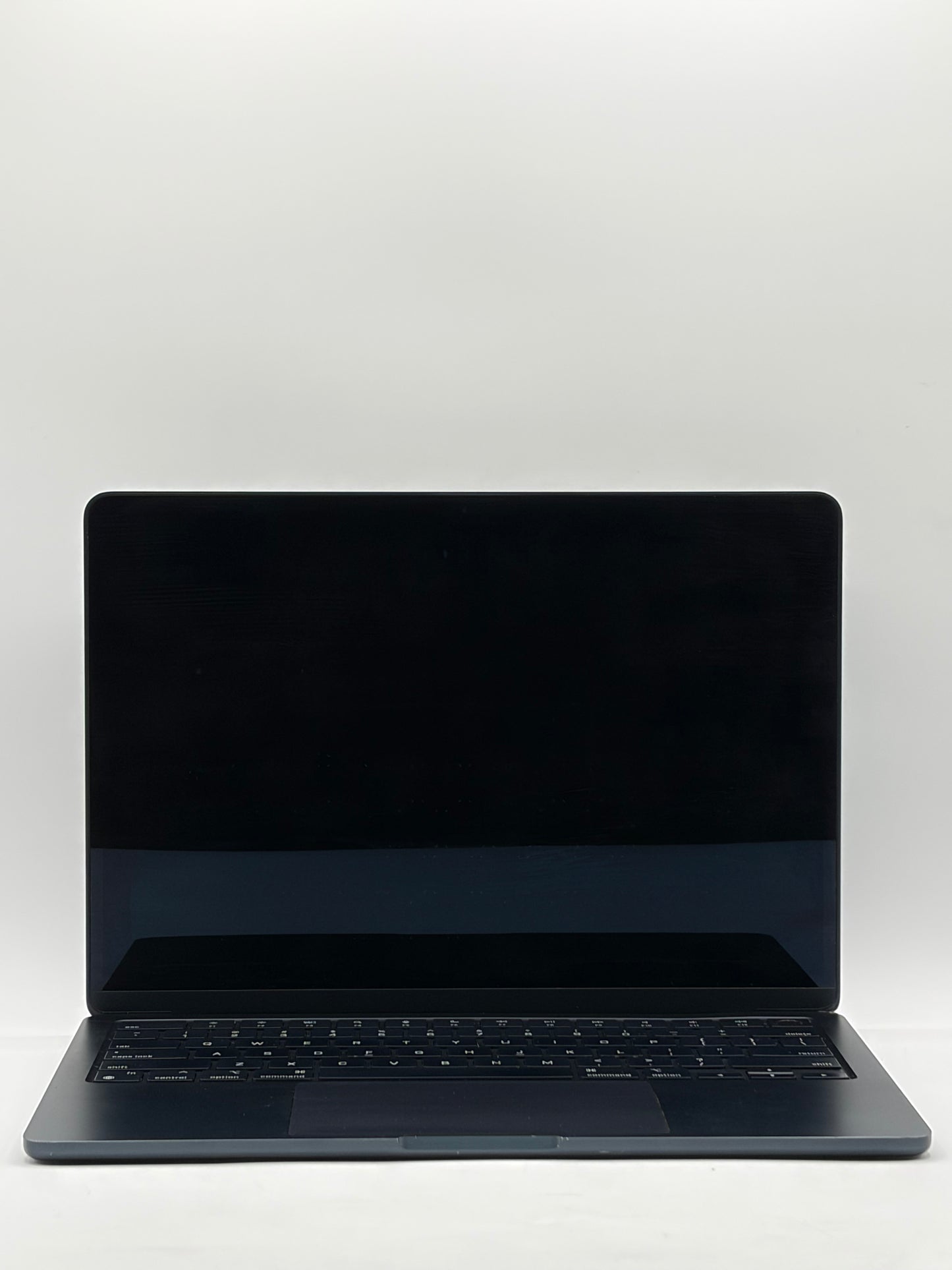 2022 Apple M2 MacBook Air 13.6'' 16GB 512GB A2681 MLY33LL/A Midnight