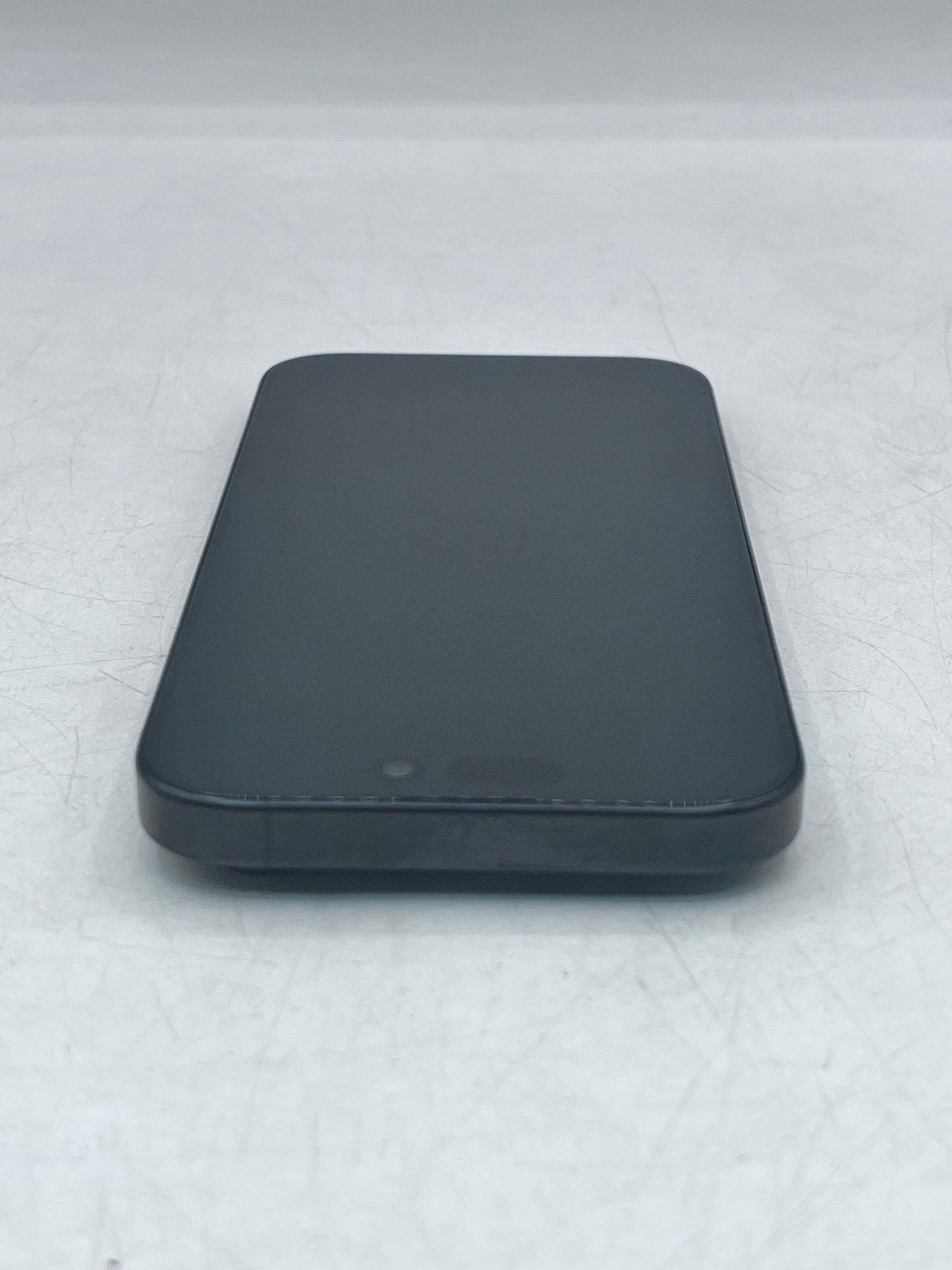 Apple iPhone 16 Pro A3083  MYM93LL/A - 128GB - Black Titanium - Unlocked