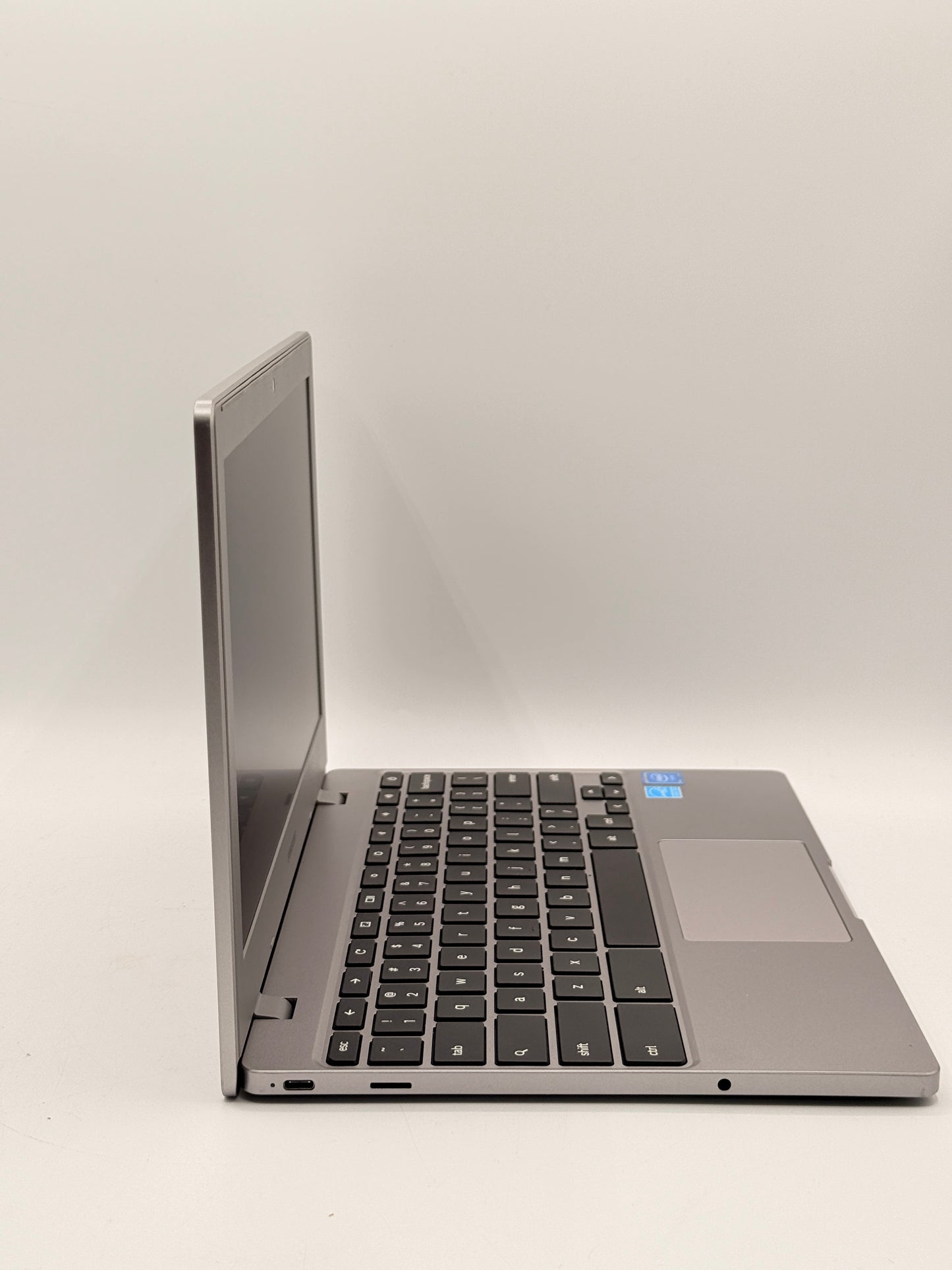 Samsung Chromebook 4 XE310XBA 11.6" Celeron N4020 2.8GHz 4GB RAM 32GB eMMC