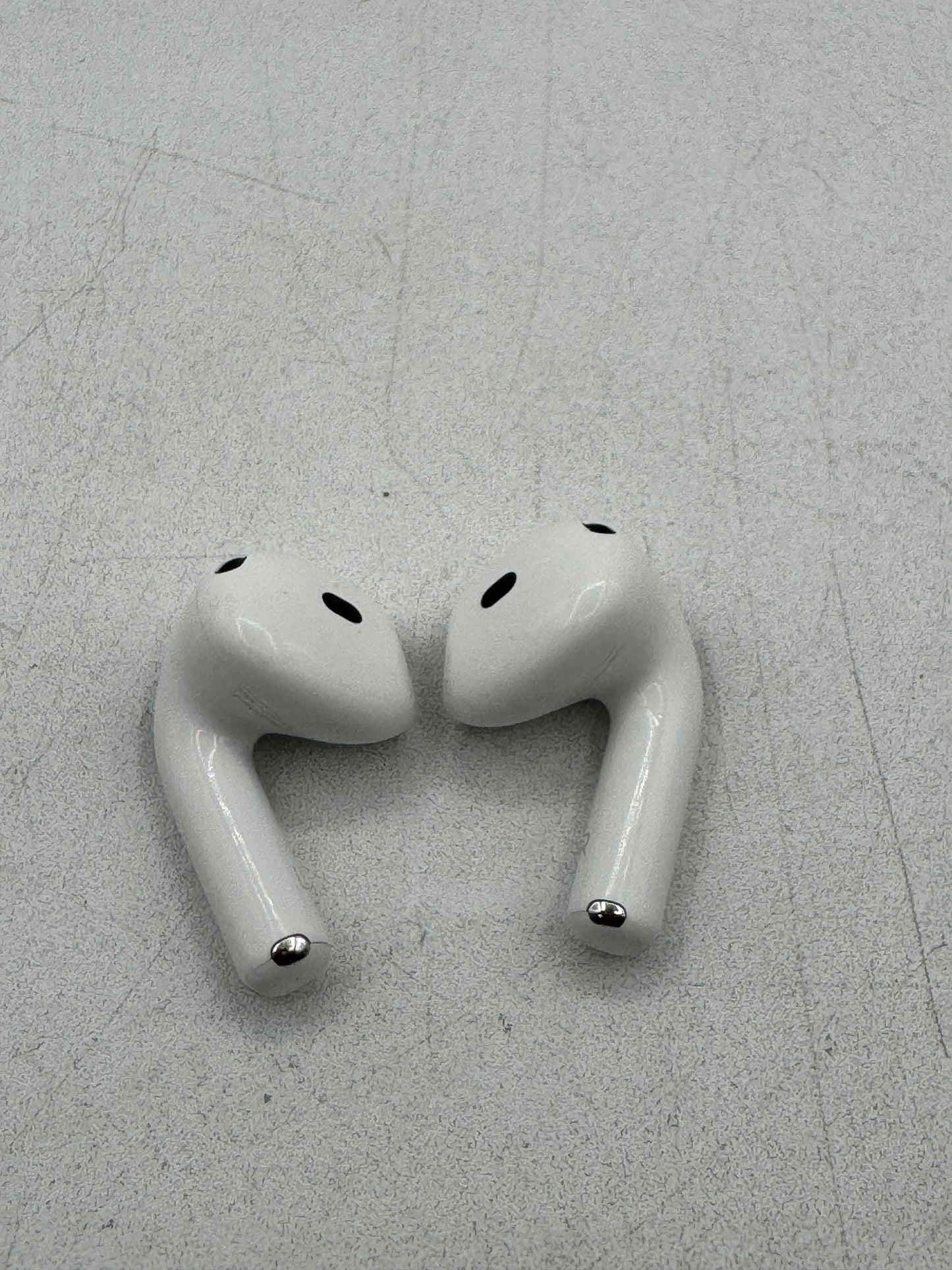 AirPods 4th Gen with MagSafe Charging Case A3058 MXP63LL/A Free Shipping