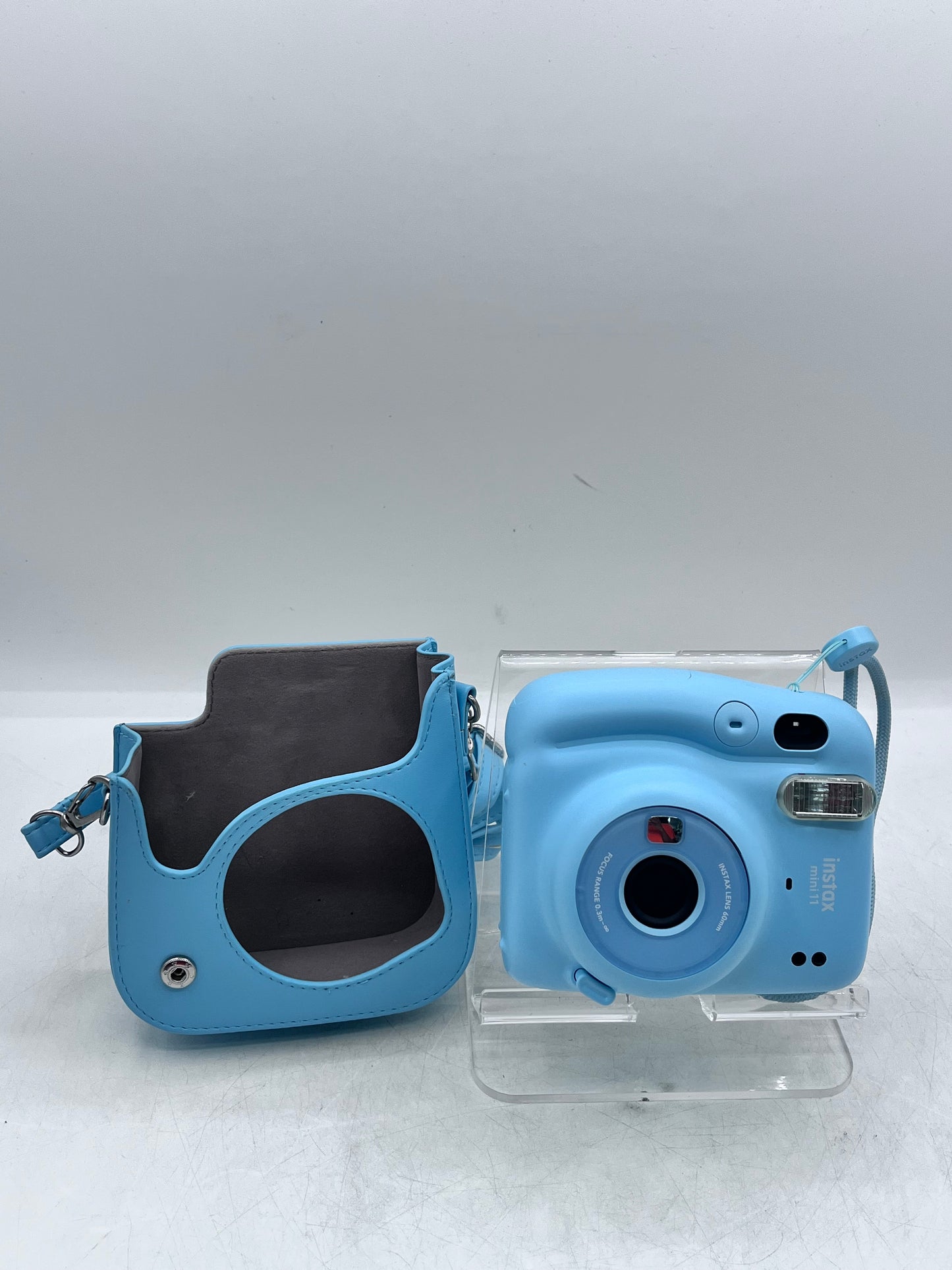 Fujifilm Instax Mini 11 Instant Camera with Bag - Sky Blue