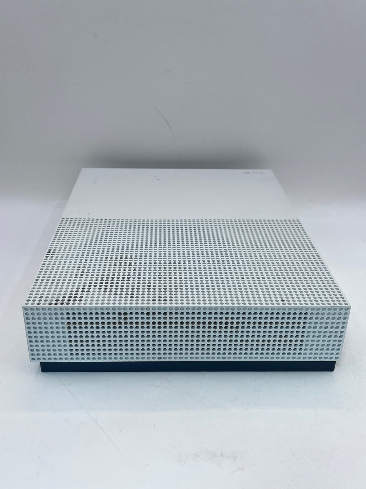 Microsoft Xbox One S 1681 1TB Console (White) with MW3 Edition Controller