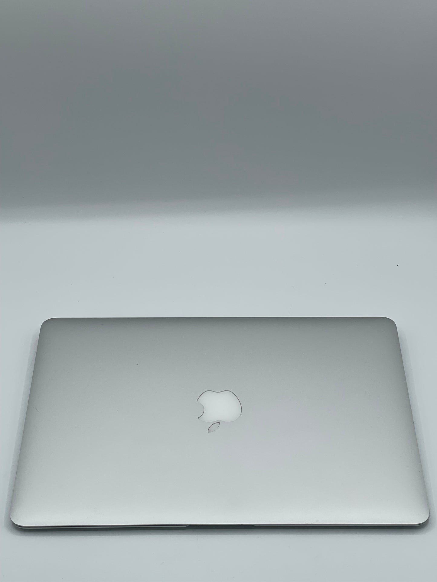 Apple MacBook Air 13" A1466 2015 - Silver, i5, 8GB RAM, 128GB SSD, Used