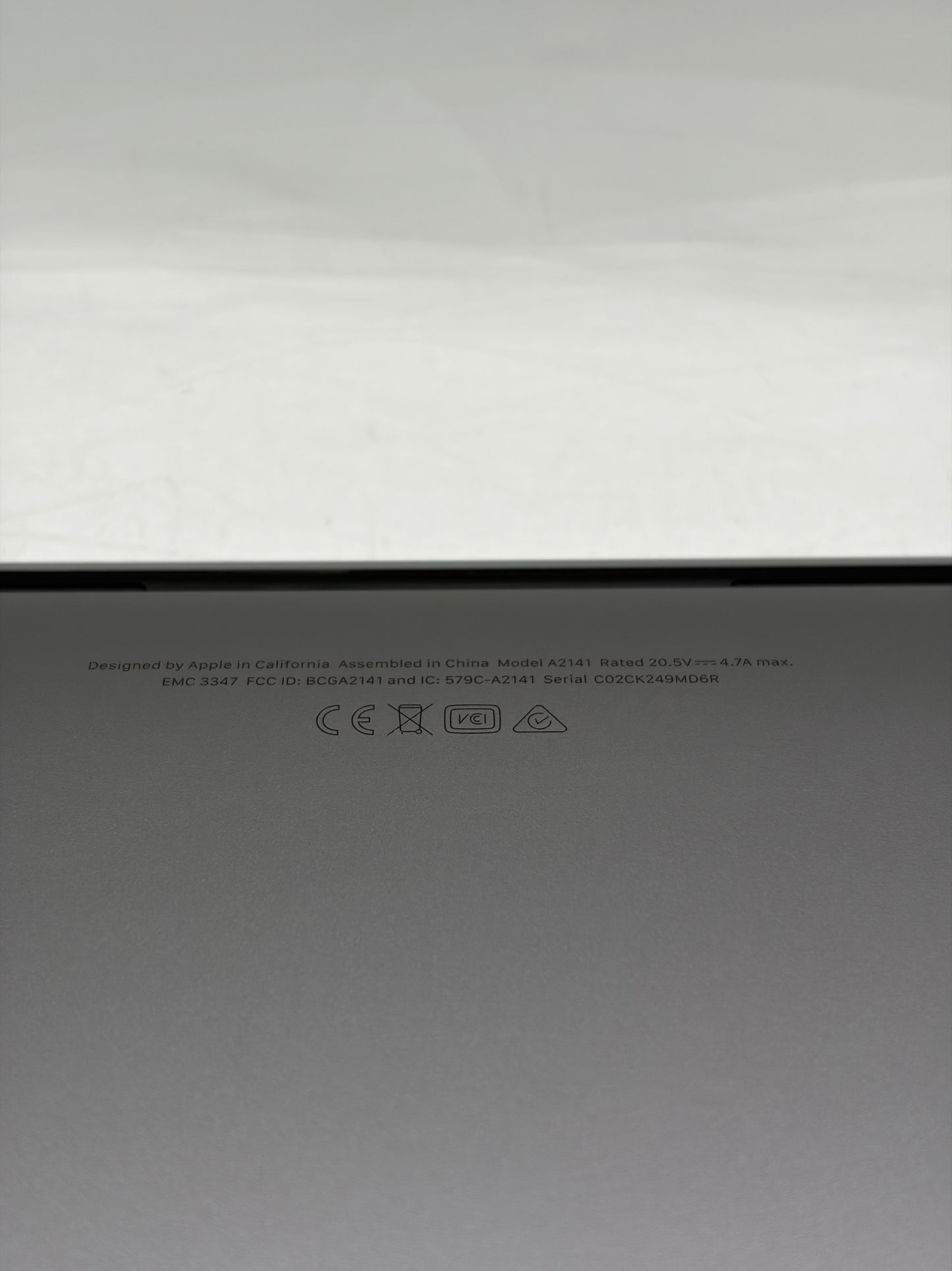 2019 Apple MacBook Pro 16" A2141 2.3GHz Core i9 16GB RAM 512GB SSD Space Gray