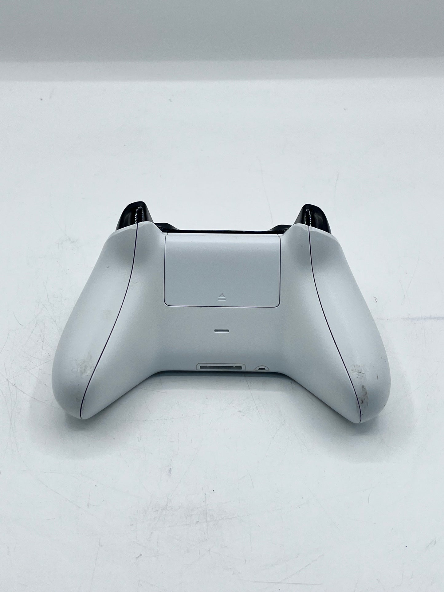 Microsoft Xbox One X 2017 - 1TB - Fully Functional - White - Used A