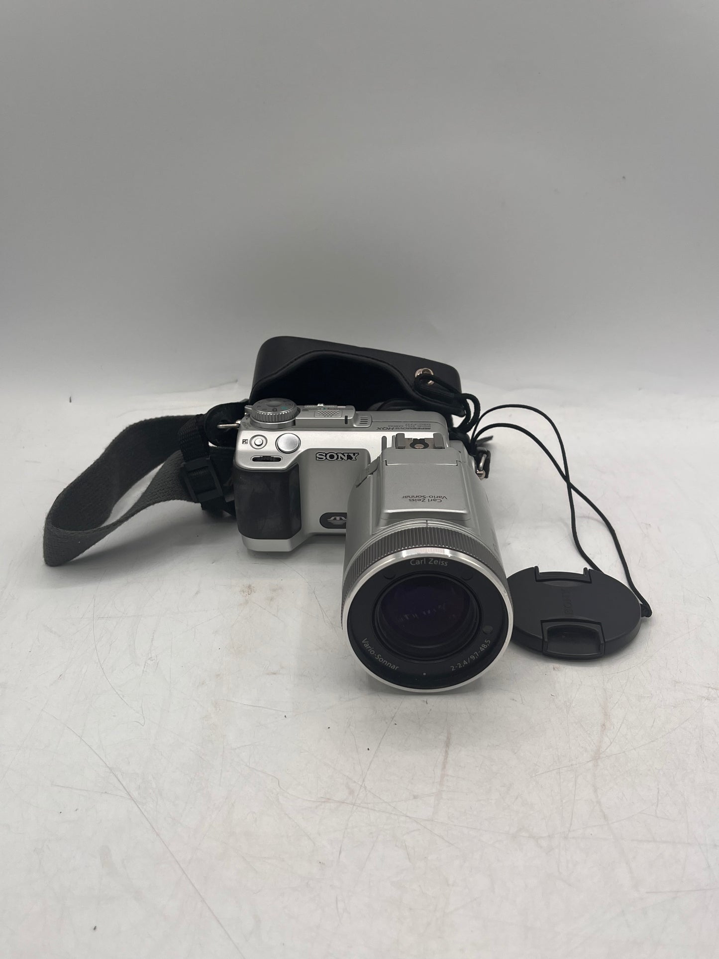 Sony MPEGMOVIE HQX DSC-F717 Digital Camera - Black PARTS