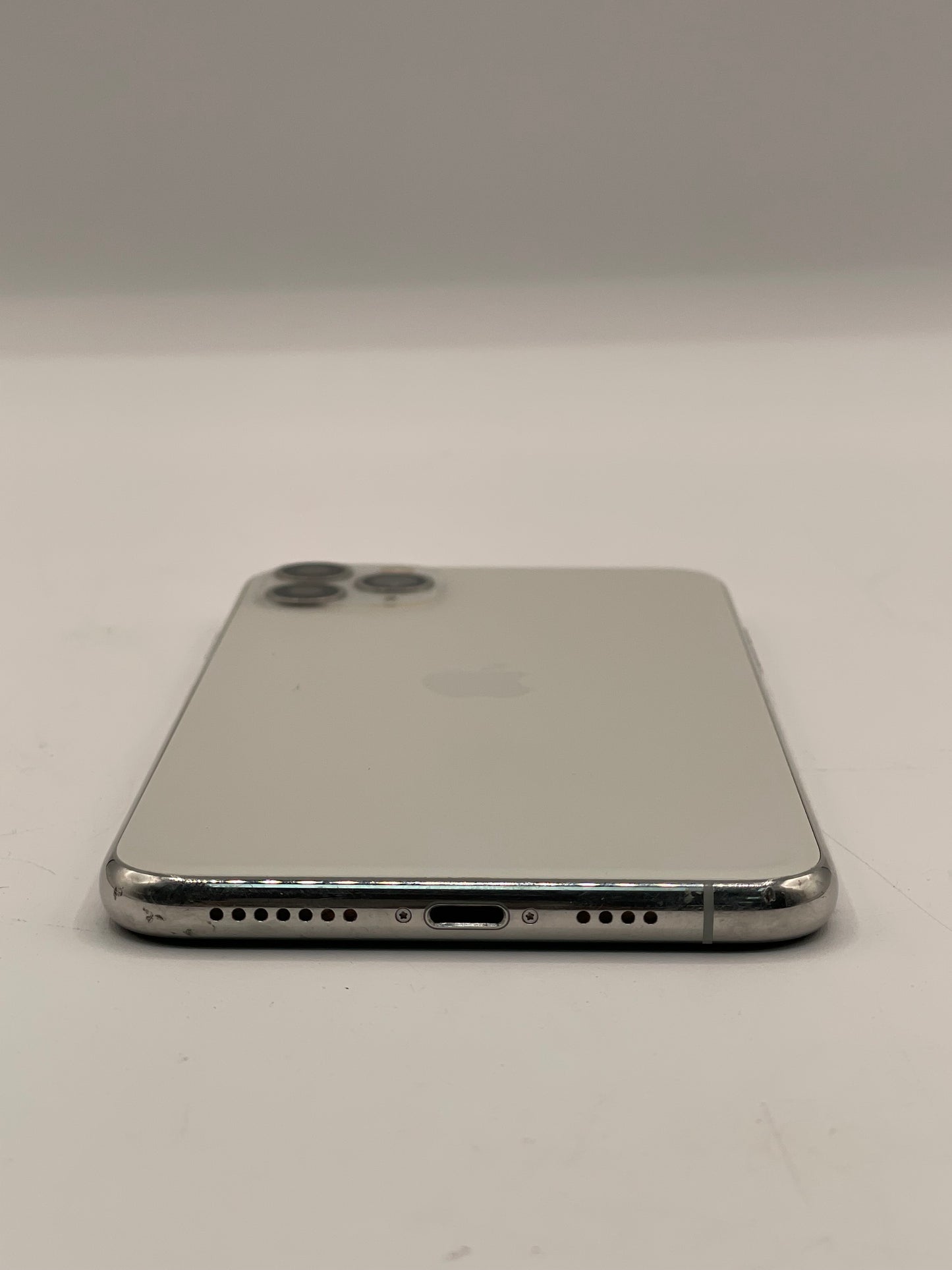 Apple iPhone 11 Pro Max - Cracked Screen & Back - 128GB - Silver - Unlocked