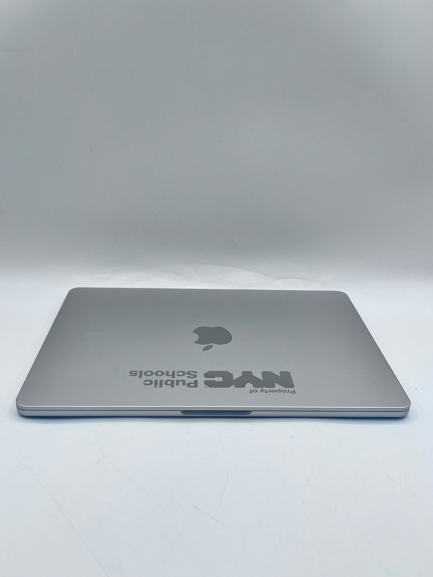 2022 Apple MacBook Air 13.3" M2 8GB 256GB A2681 REMOTELY MANAGED