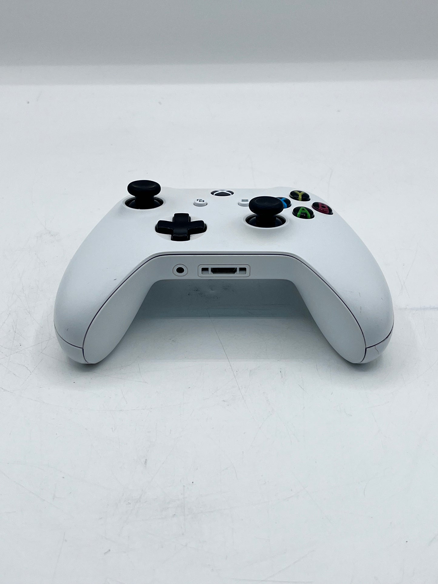 Microsoft Xbox One X 2017 - 1TB - Fully Functional - White - Used A