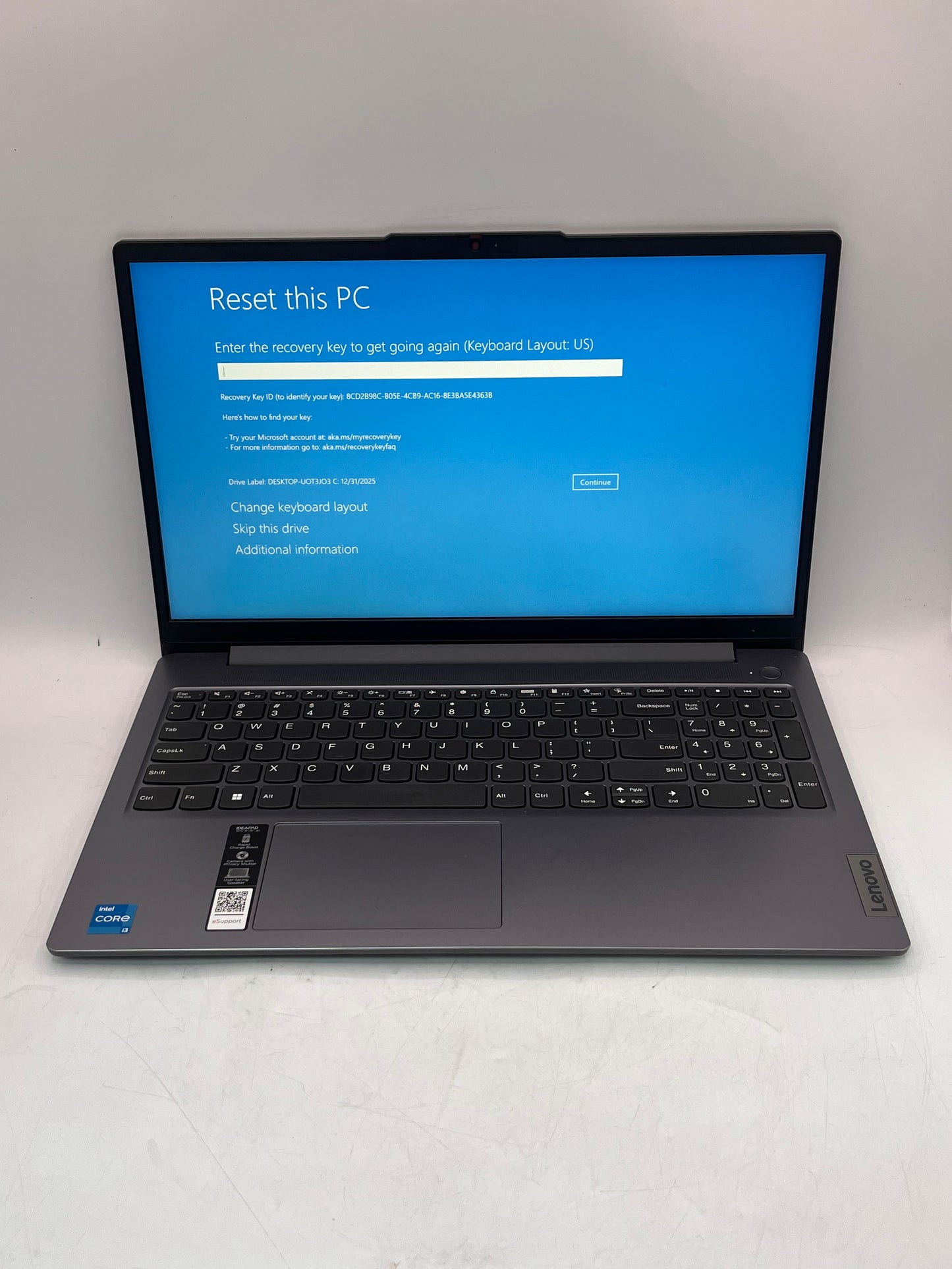 Lenovo IdeaPad Slim 3i 15IAN8 15" Core i3 8GB 128GB Silver Laptop Remotely Managed