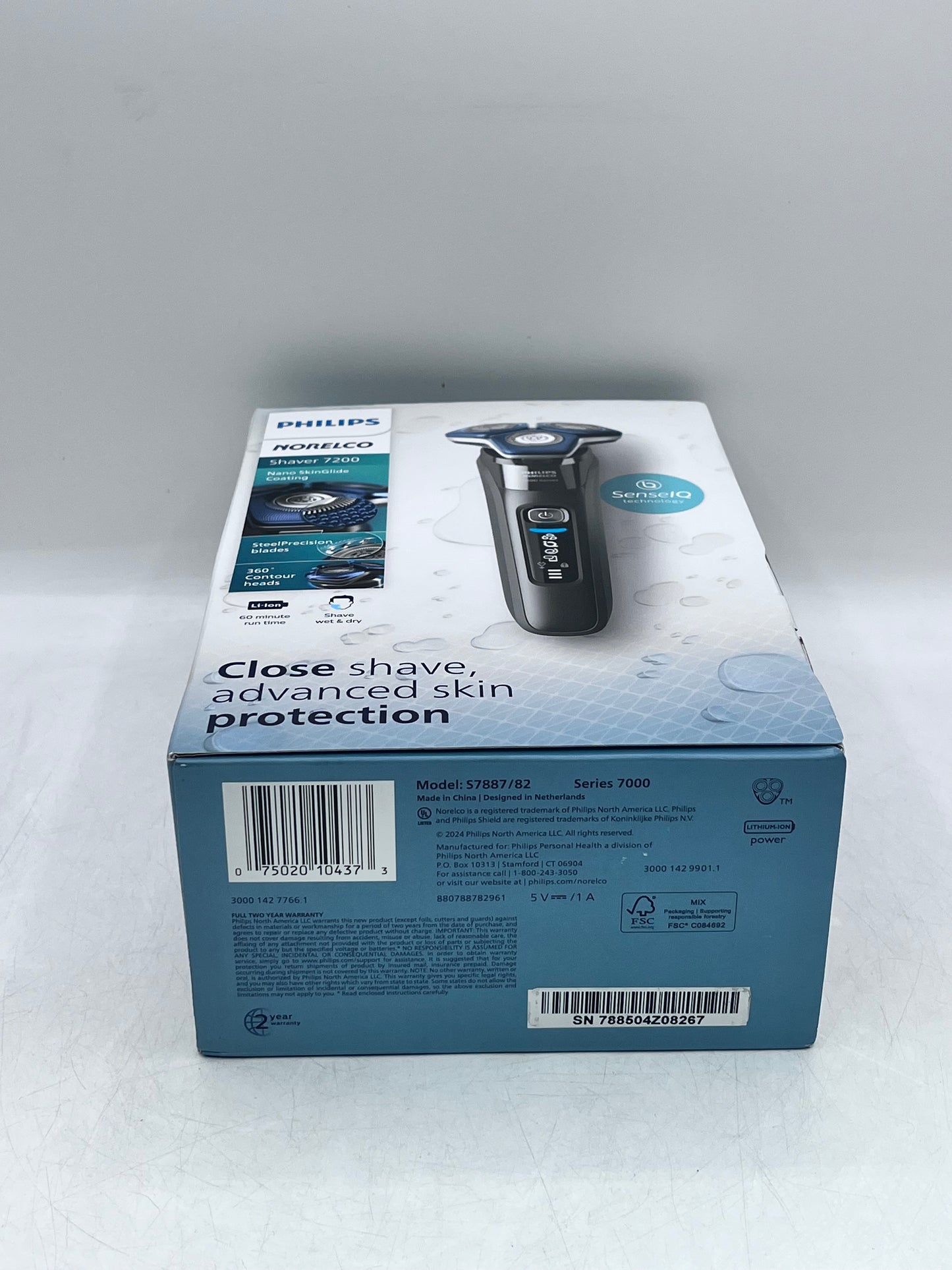 New Philips Norelco Shaver 7200 S737183-3 Head Rotary Cordless Battery Powered