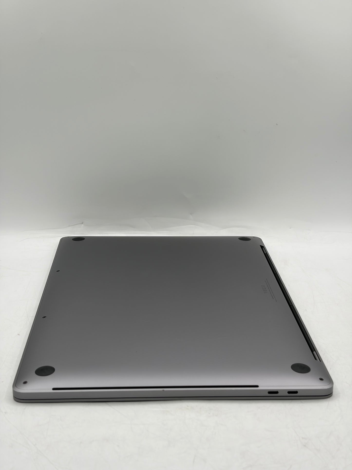 2019 Apple MacBook Pro 16" A2141 2.6GHz Intel Core i7 16GB RAM 512GB SSD Laptop