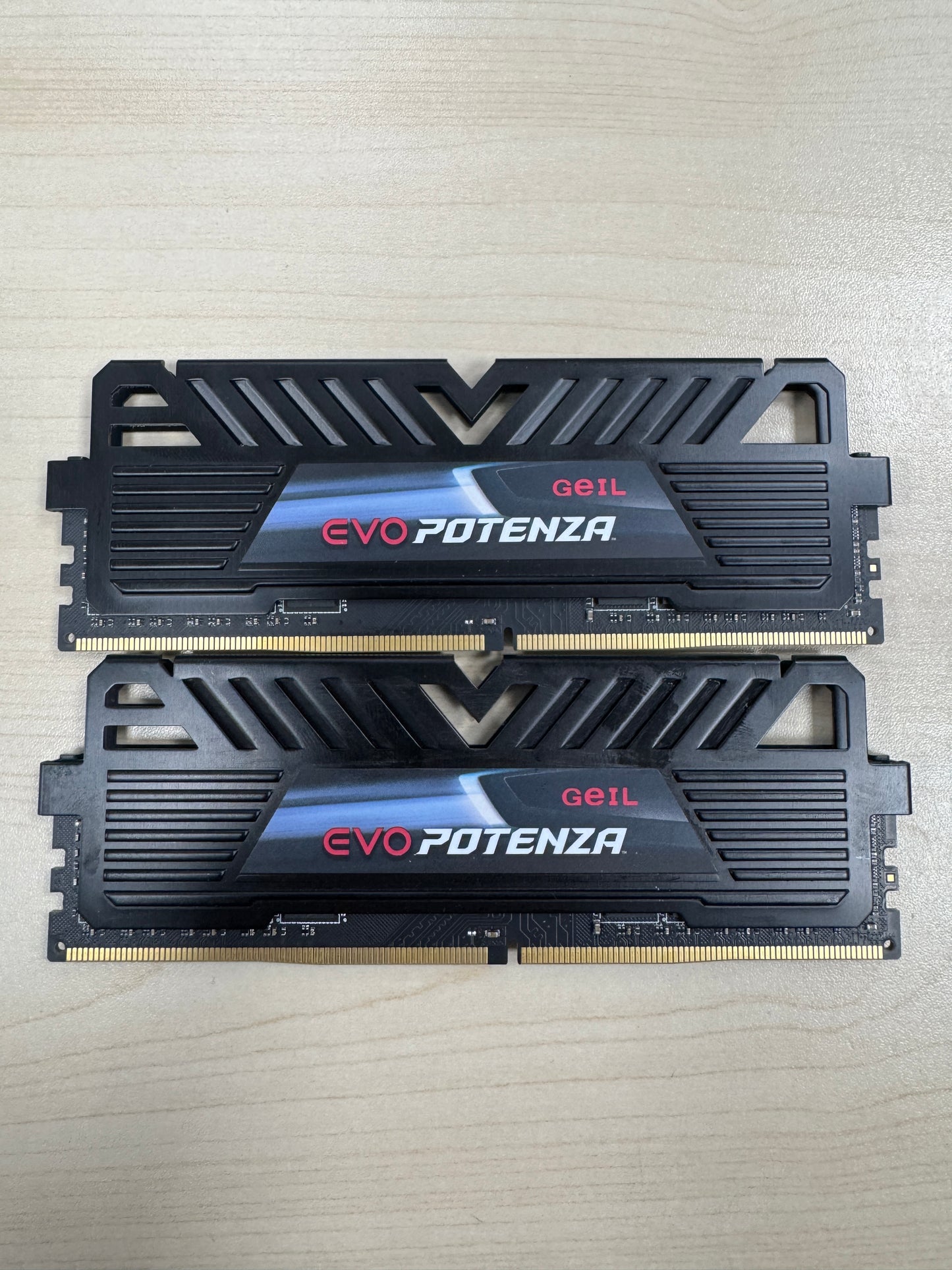 GeIL Evo Potenza 16GB 2x8GB DDR4 3200 PC4 25600 CL18 GAPB48GB3200C18ASC RAM