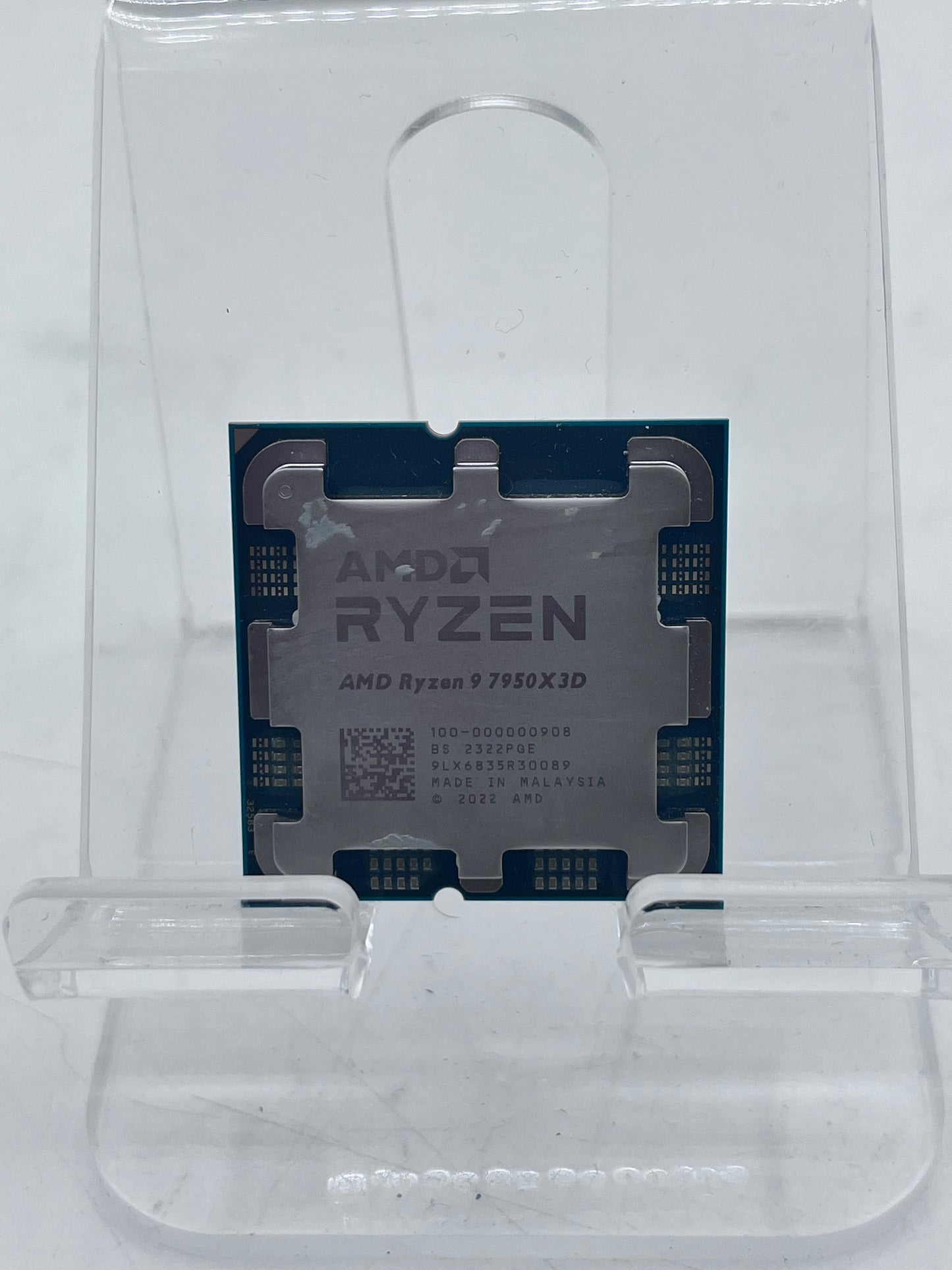 AMD Ryzen 9 7950X3D Processor (5.7 GHz, 16 Cores, Socket AM5)