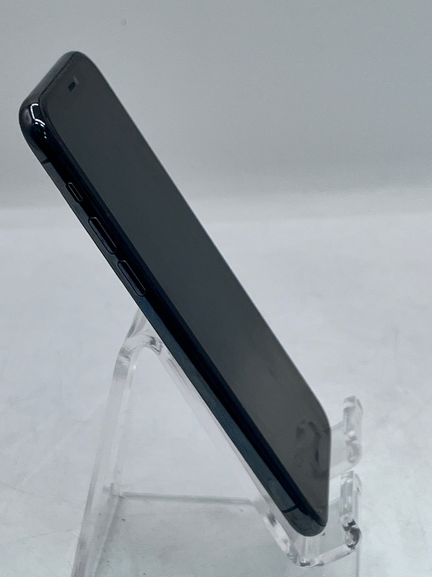 Unlocked Apple iPhone 11 Pro A2160 MWCR2LL/A 512GB