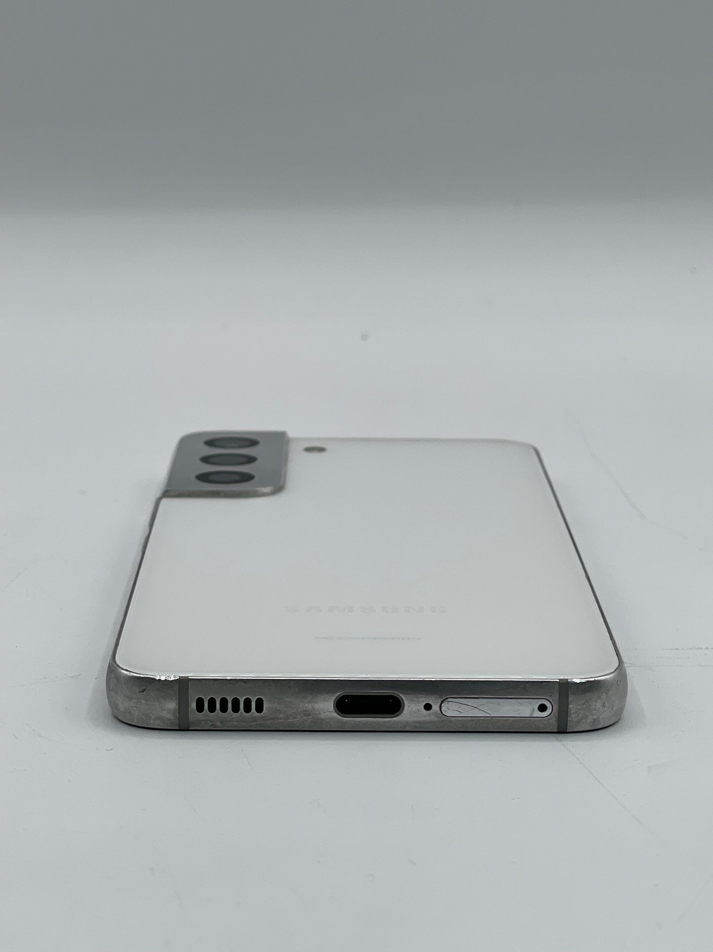 Samsung Galaxy S22 128GB White Unlocked  Free Shipping