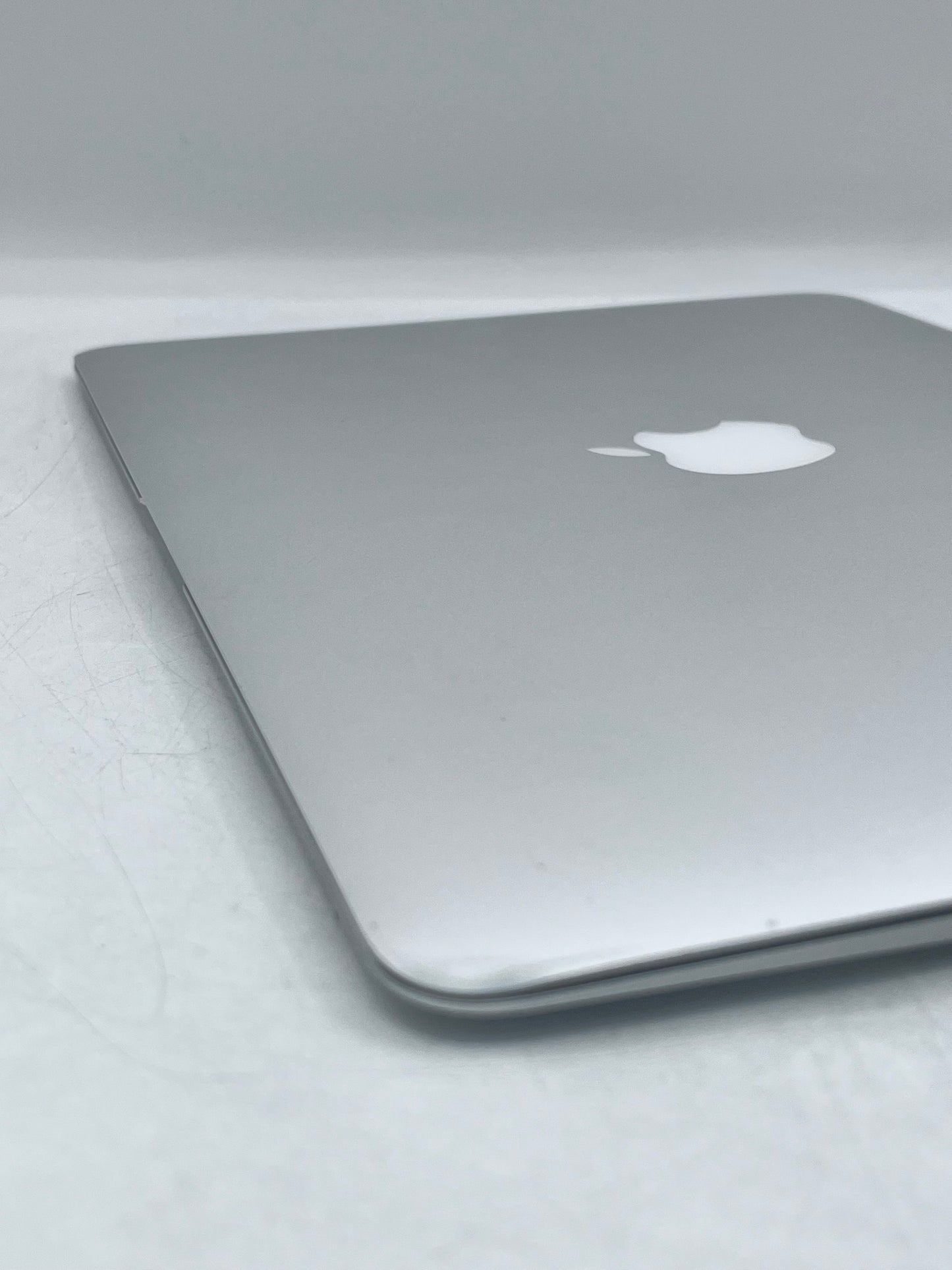 Apple MacBook Air 13" MQD32LL/A A1466 (2017)  Intel i5 8GB 128GB - Silver No OS