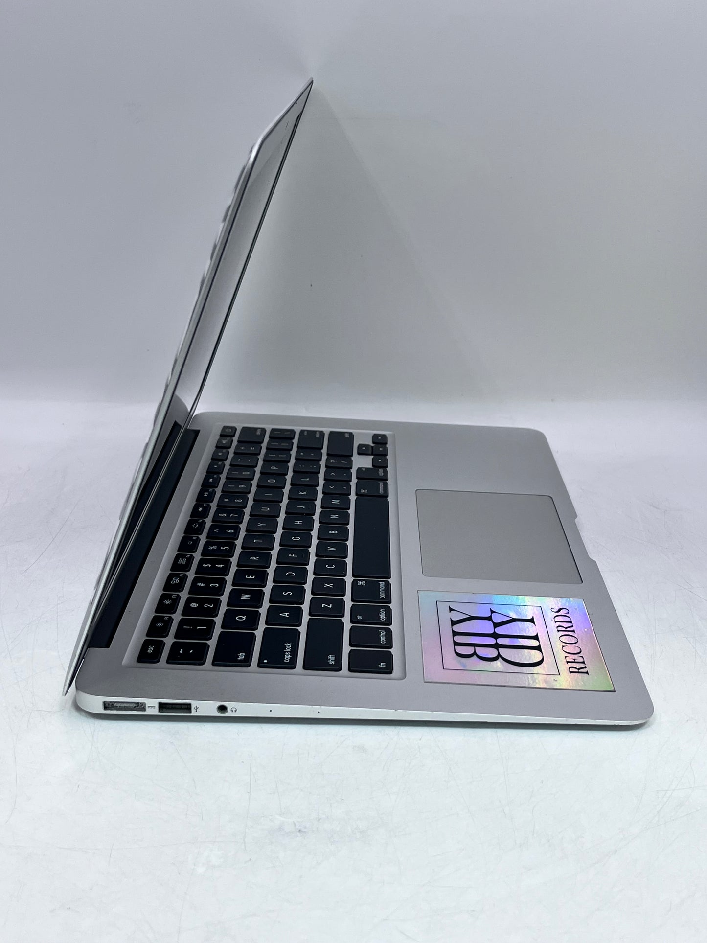 Apple MacBook Air 13" A1466 (2017) i5, 8GB RAM, 128GB SSD - Silver NO OS
