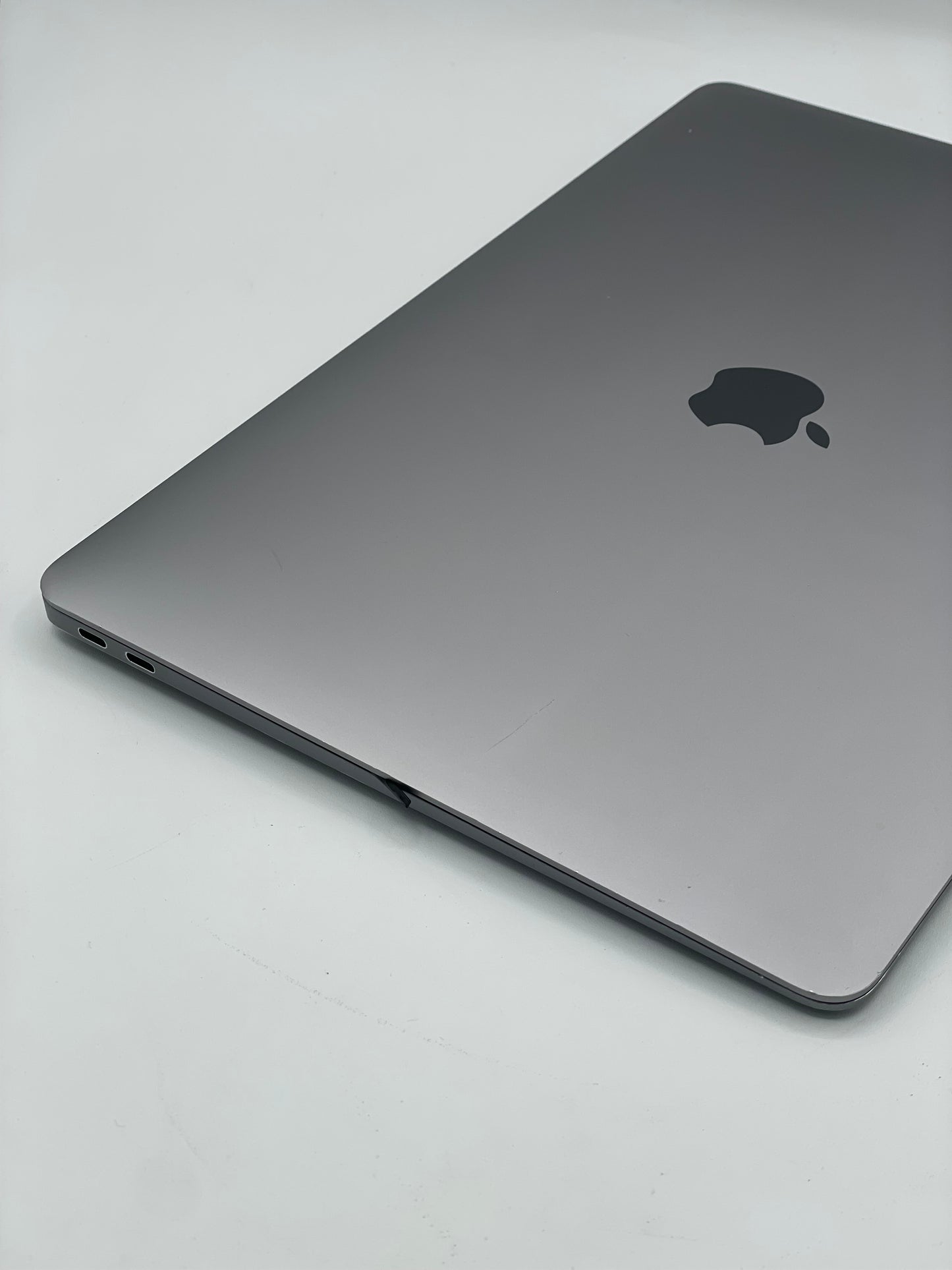 2019 Apple Macbook Air 13' i5 8GB 128GB A1932 MVFH2LL/A Space Gray READ