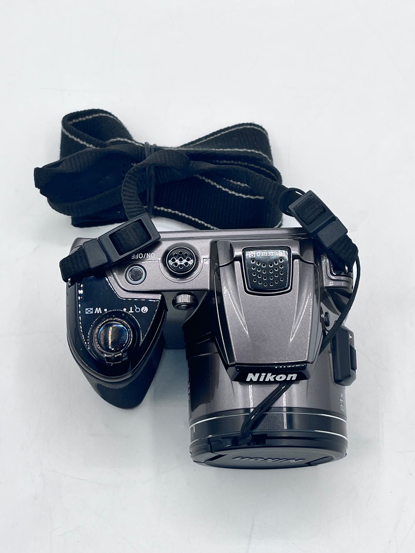 Nikon Coolpix L120 Digital Camera Bundle 14.1 mp 21x Zoom with Bag Free Shipping