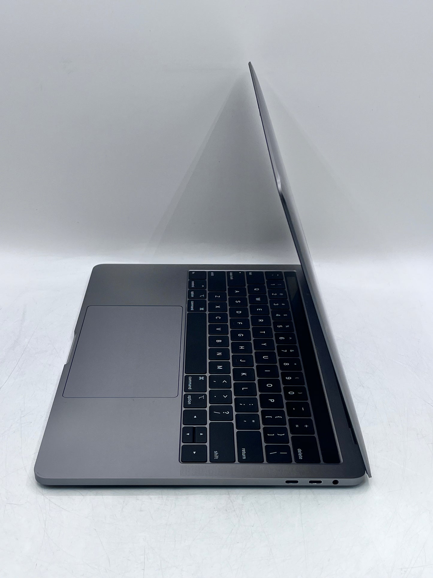 Apple Macbook Pro 13" A1989 2018 Core i7, 16GB RAM, 512GB - Silver
