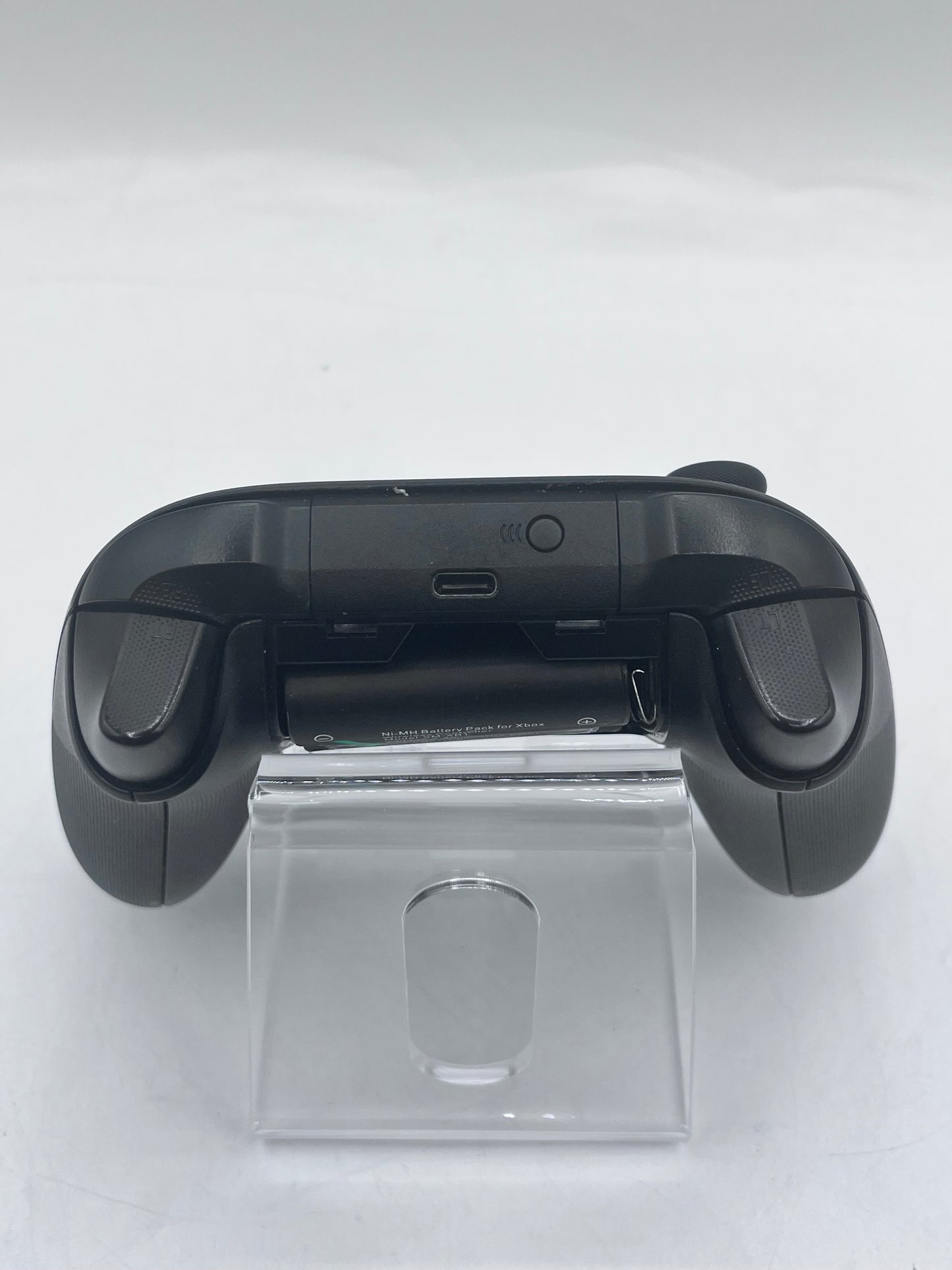 Microsoft Xbox Series X (1882) 2020 1TB with Cords and Controller Free Shipping