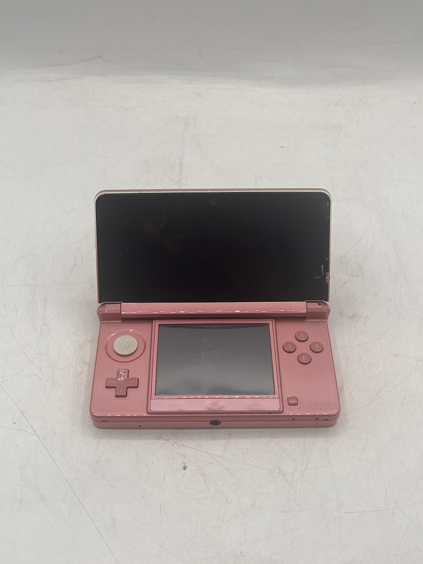Nintendo 3DS CTR-001 2011 Handheld Game Console w/ 2 Games and a charger - Pink