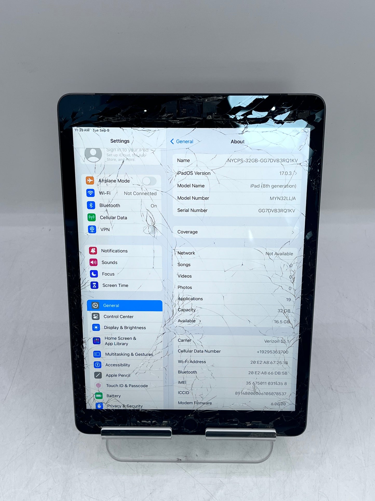 Apple iPad 8th Gen (A2428) 10.2"  Wi-Fi + 4G - Space Gray