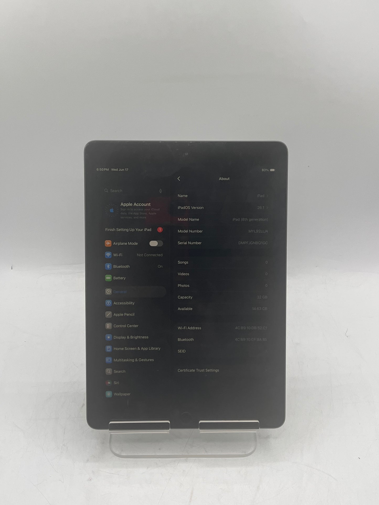 Apple iPad 8th Gen A2270 MYL92LL/A 32GB Wi-Fi Only Black Tablet