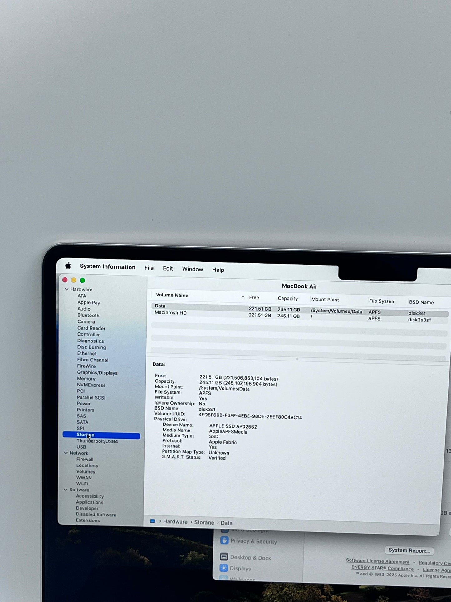 2022 Apple MacBook Air 13.3" M2 8GB 256GB A2681 REMOTELY MANAGED