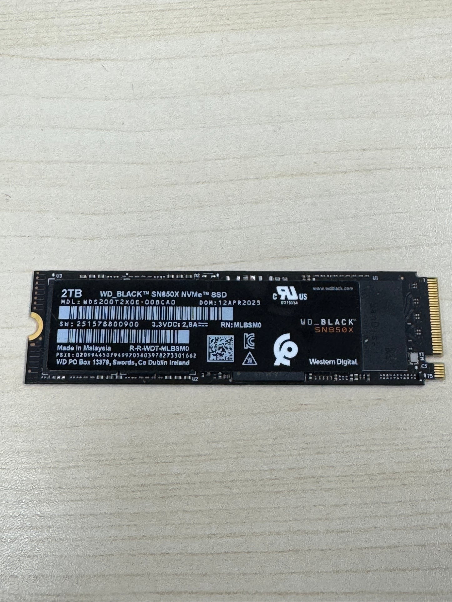 Western Digital WD_BLACK SN850X 2TB NVMe Internal SSD (WDS200T2X0E)