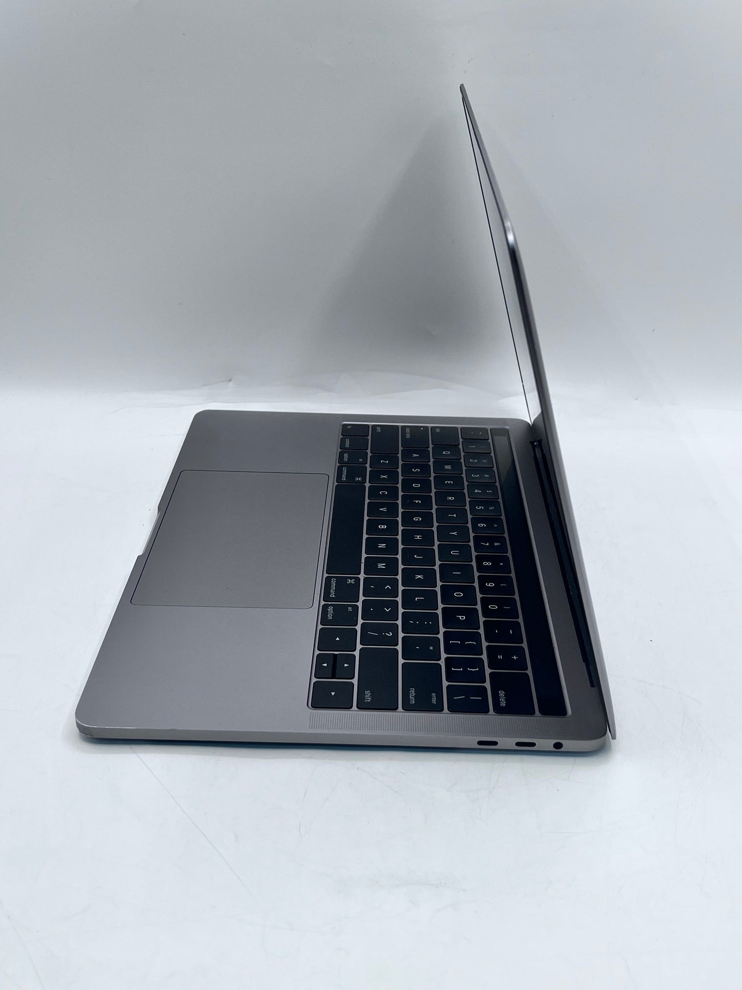 Apple MacBook Pro A1706 2016 13.3" i5 2.90GHz 8GB 256GB SSD Touch Bar Free Shipping