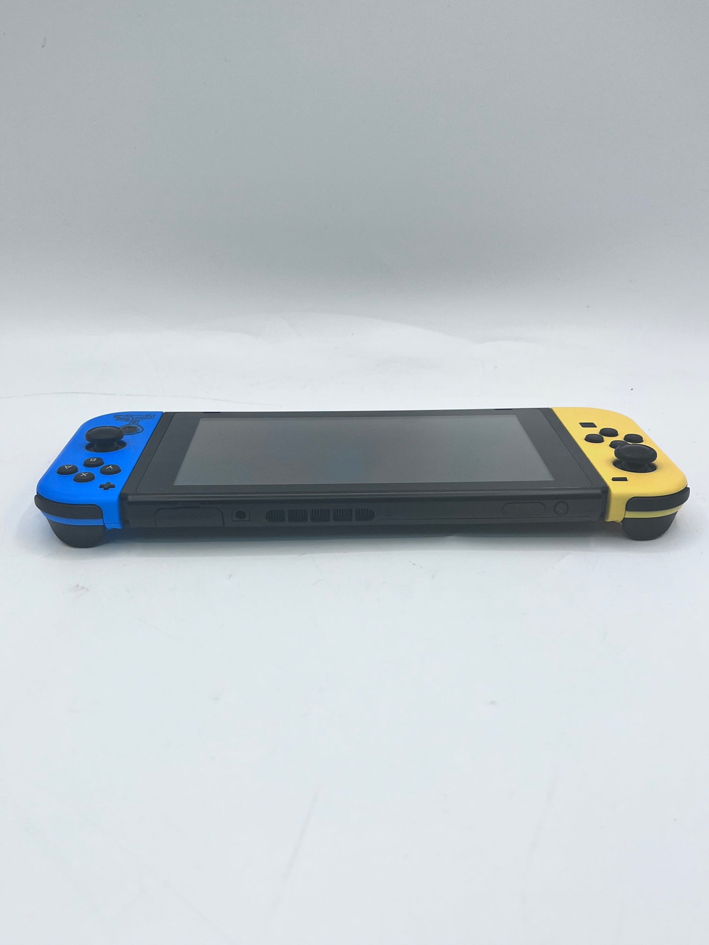 Nintendo Switch HAC-001(-01) Fortnite Wildcat Console Bundle - Yellow/Blue with Dock