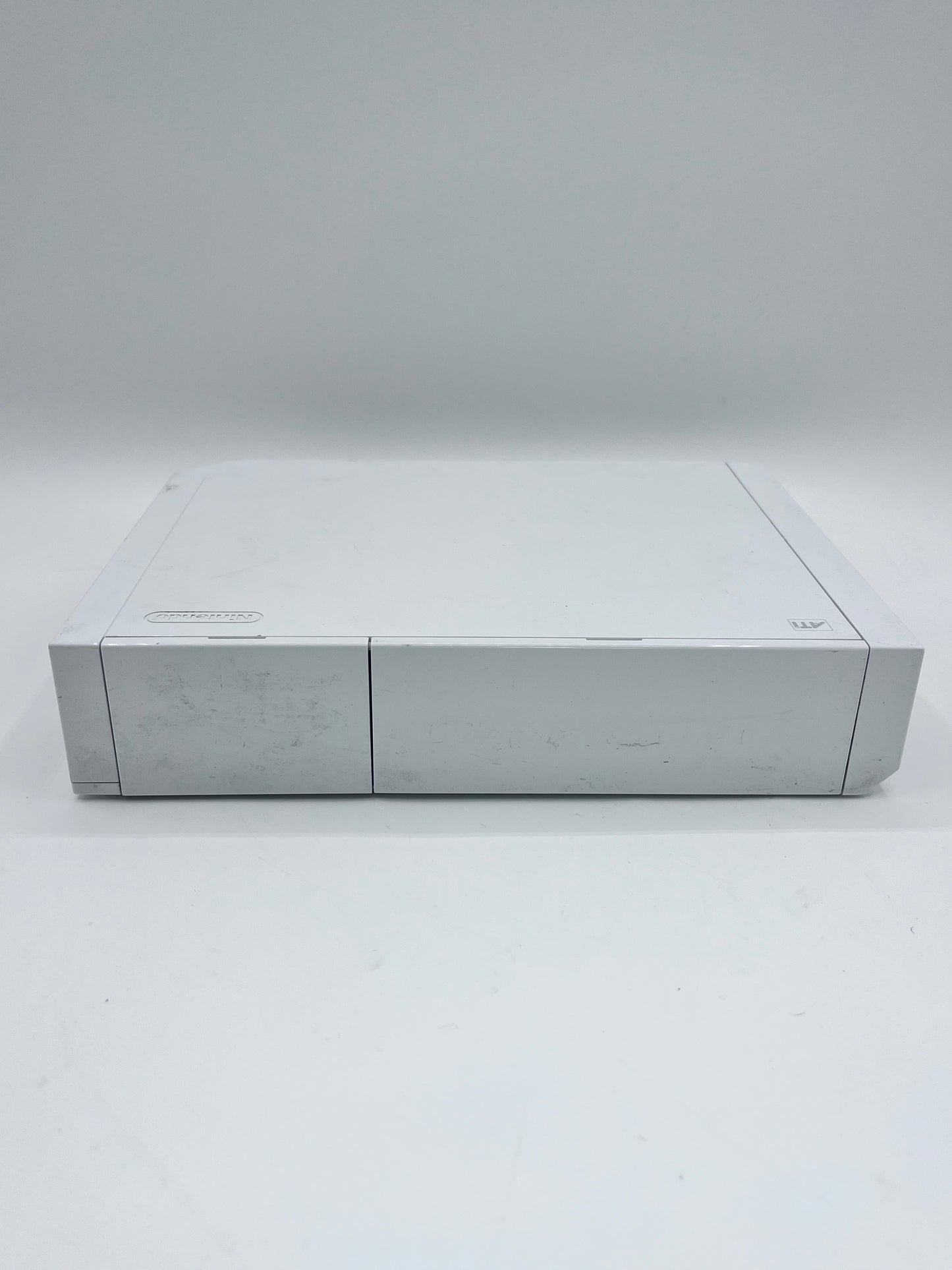 Nintendo Wii RVL-001 2006 Video Game System with 2 Controllers - White
